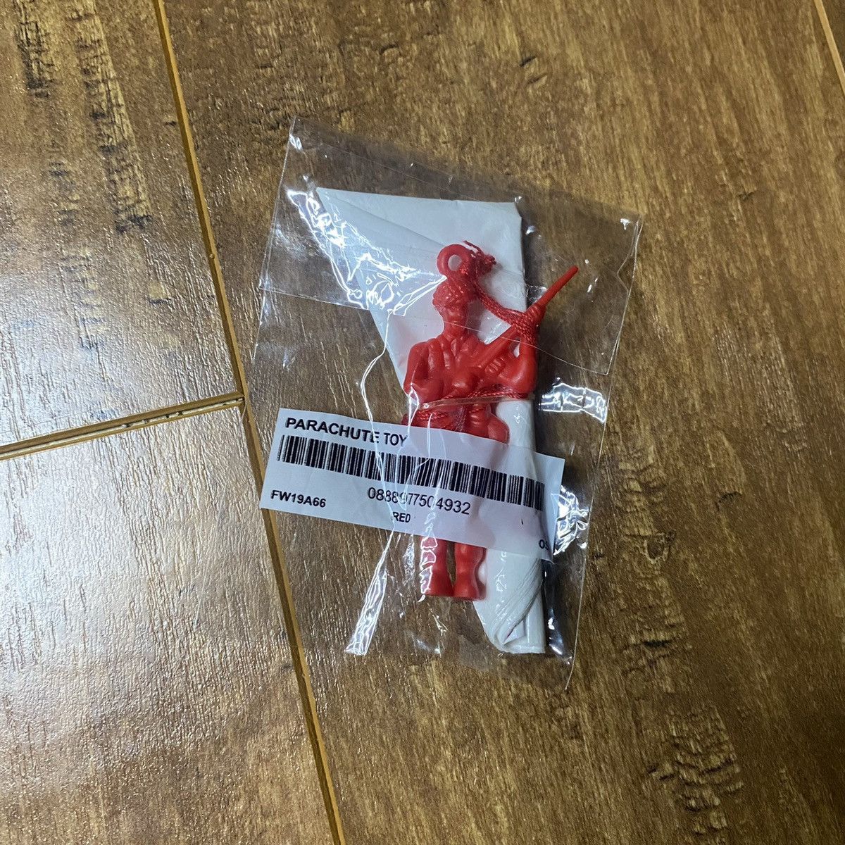 Supreme Brand New Supreme Parachute Trooper Size ONE SIZE - 1 Thumbnail