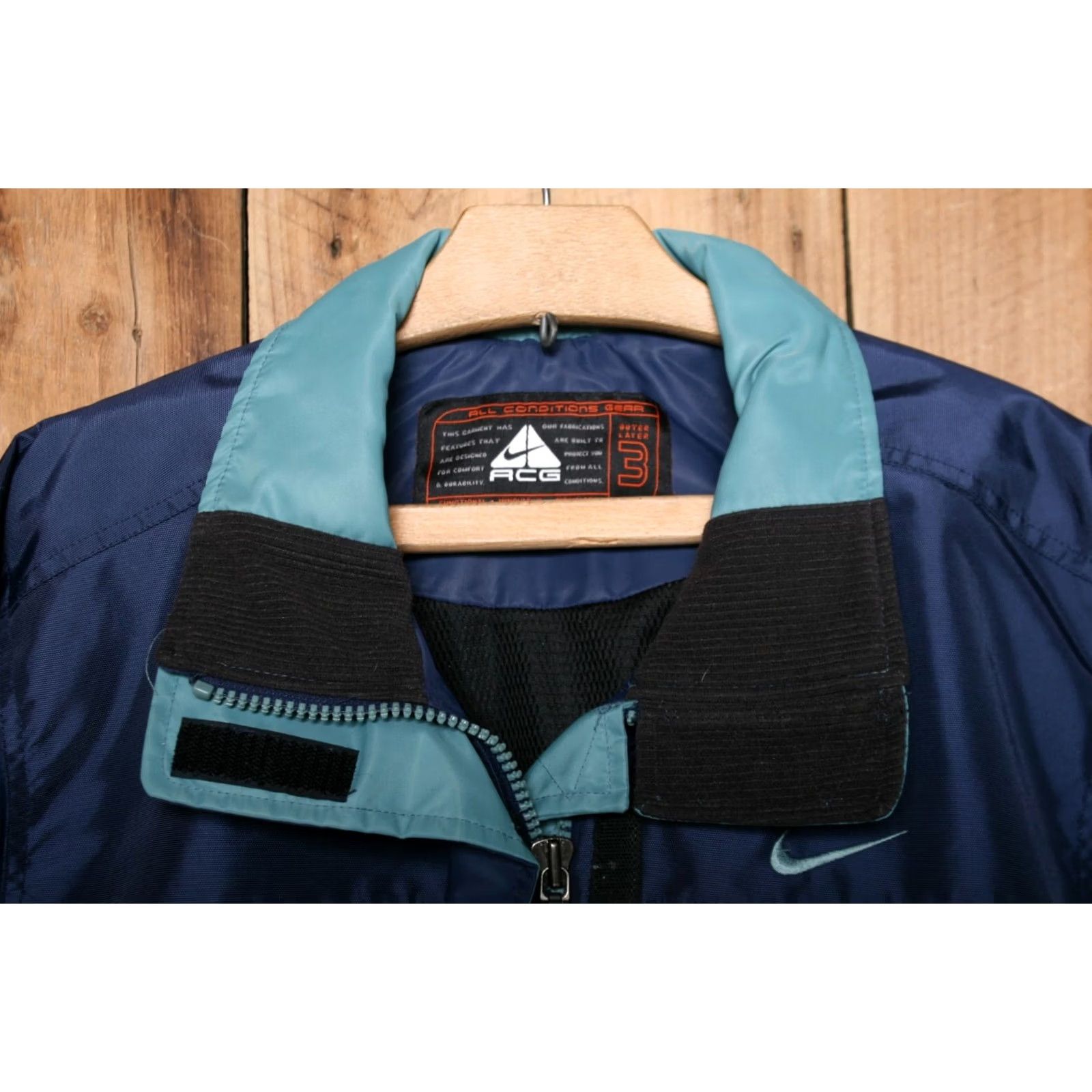 Nike ACG VINTAGE Nike ACG Outer Layer 3 Blue Nylon Windbreaker Rain Jacket Women's M Blue Windbreaker Nike ACG Jacket Womens M Size M / US 6-8 / IT 42-44 - 4 Thumbnail