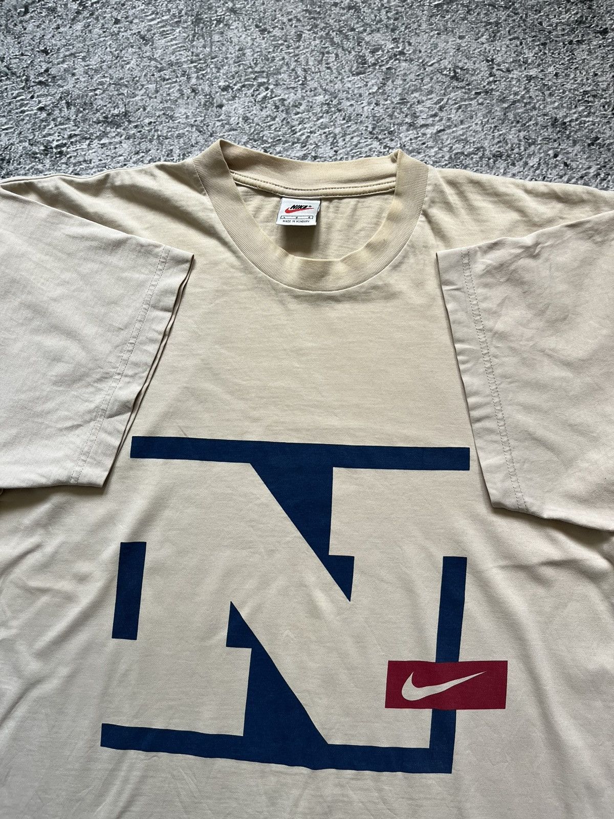 Nike × Vintage Vintage 2000 big logo Nike T Shirt Mens Large Size US L / EU 52-54 / 3 - 1 Thumbnail
