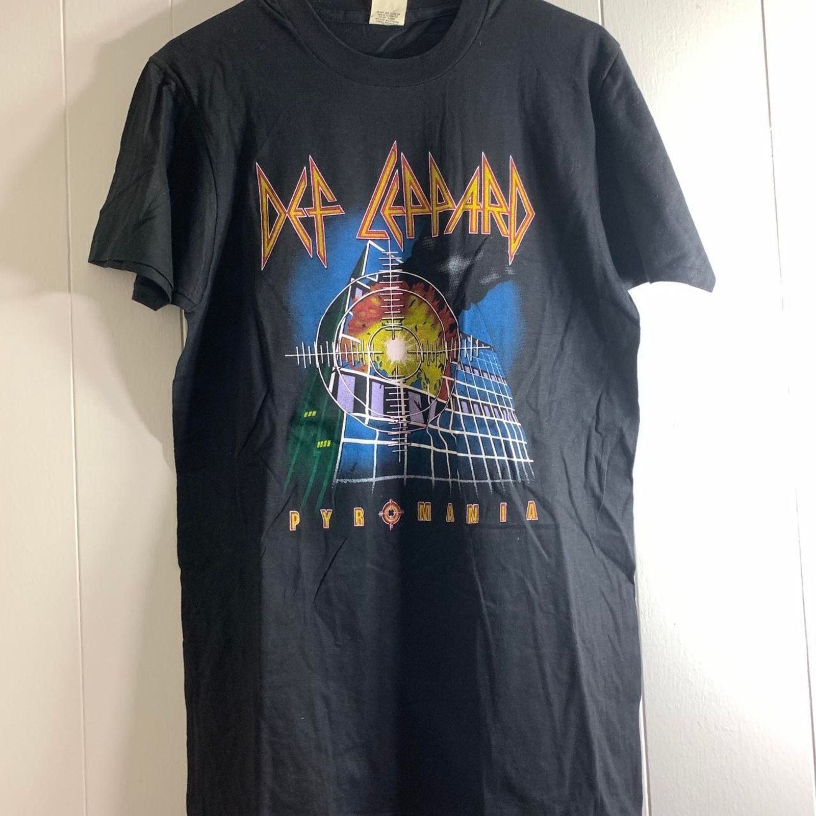 Vintage vintage 1983 DEF LEPPARD Pyromania Tour tee shirt LARGE Size US L / EU 52-54 / 3 - 3 Thumbnail