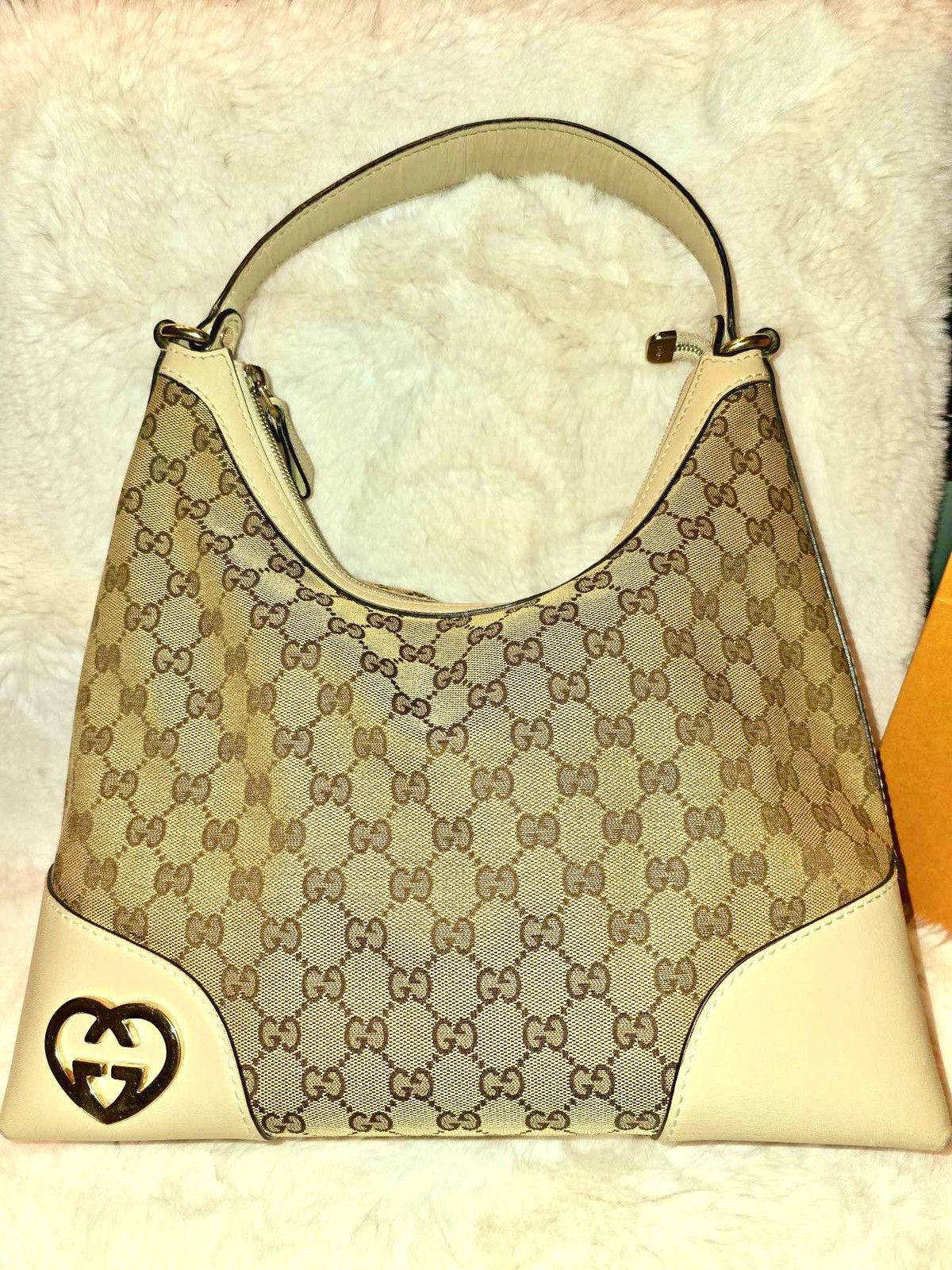 Gucci Gucci Handbag in very good condition. Size ONE SIZE - 1 Thumbnail