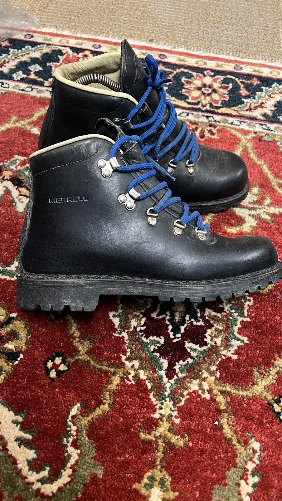 Merrell retailer classic hiking boots