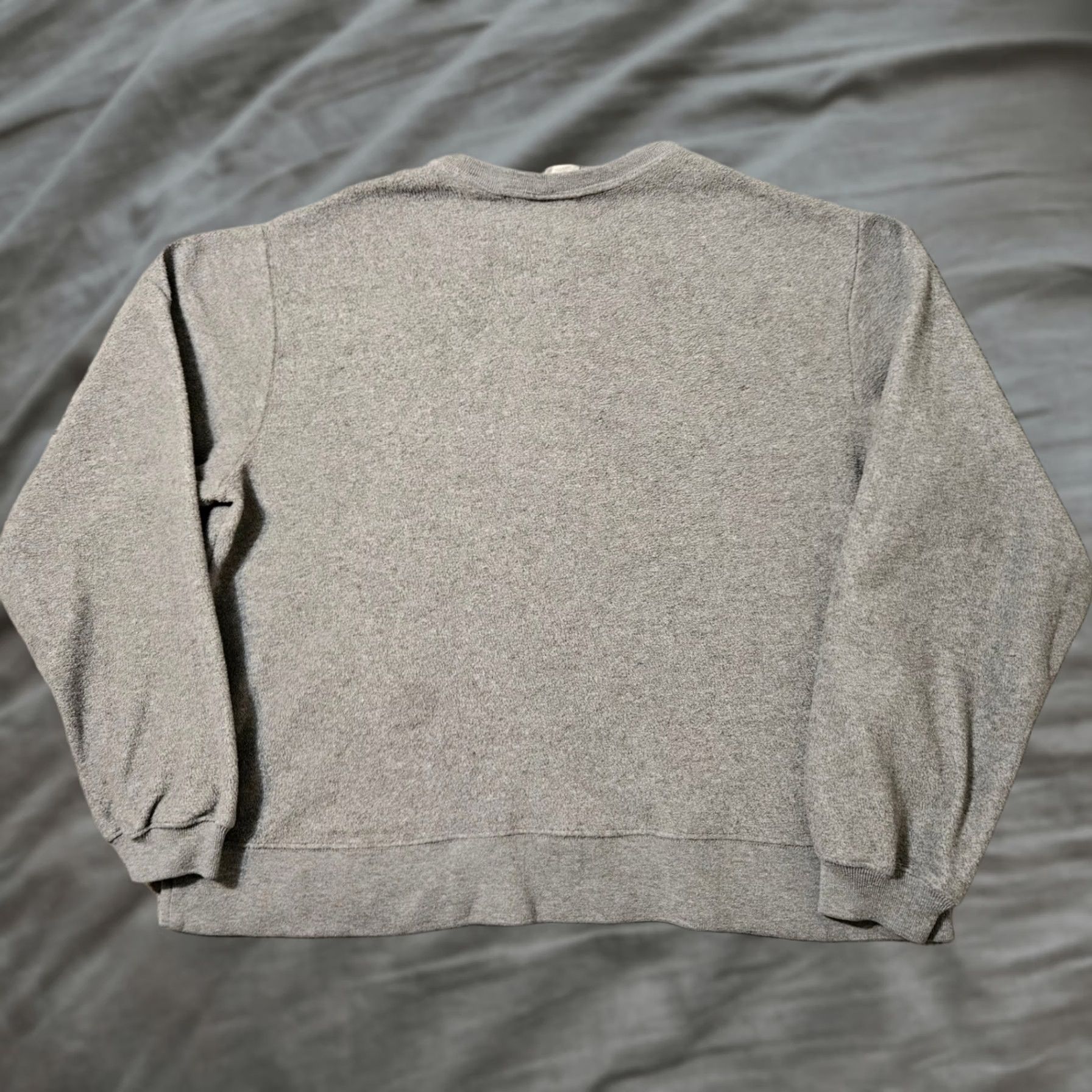 Disney VINTAGE Disney Happy To Be Grumpy Fleece Sweatshirt XL Gray Women Pullover, Disney Store, Regular Size, 25 Inch Chest, 25 Inch Length Size XL / US 12-14 / IT 48-50 - 1 Thumbnail