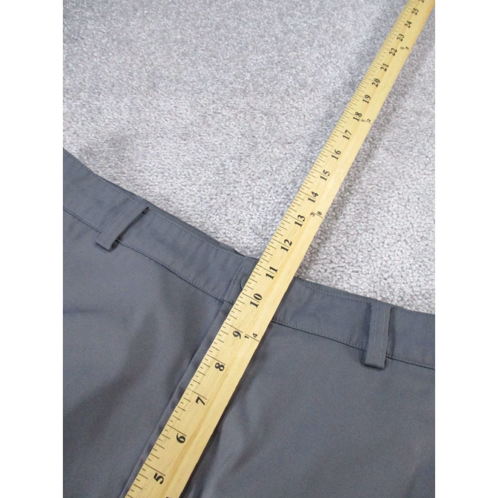 Nike VINTAGE Nike Golf Shorts Mens 32 Tour Performance Dri Fit Gray Chinos 11" Size US 32 / EU 48 - 5 Thumbnail