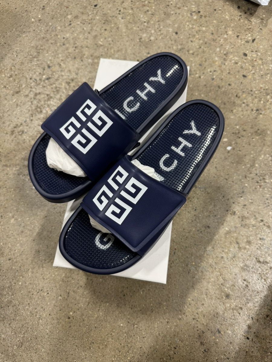 Givenchy Pool Slides NEW 600$
