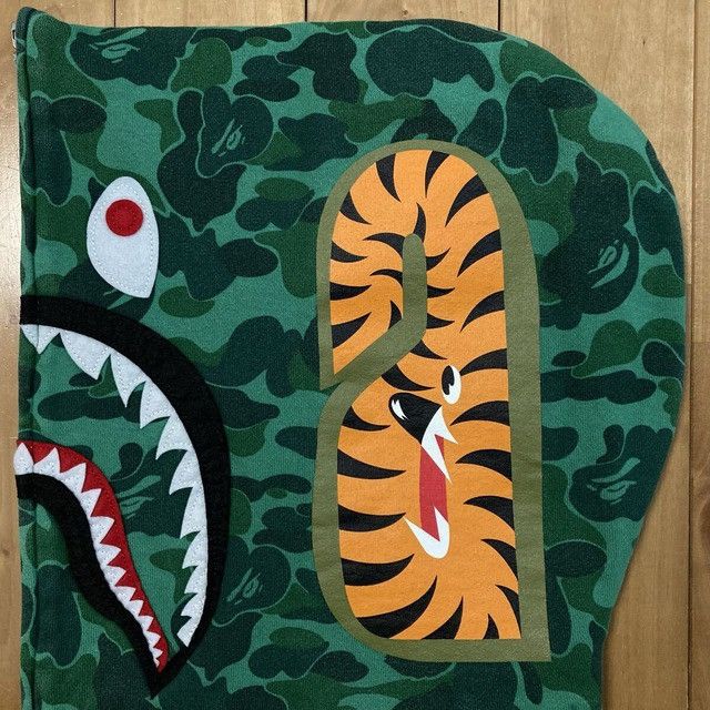 Bape 🔥Shibuya Store Camo🔥 BAPE CAMO Shark Full Zip Hoodie APE Size US L / EU 52-54 / 3 - 5 Thumbnail
