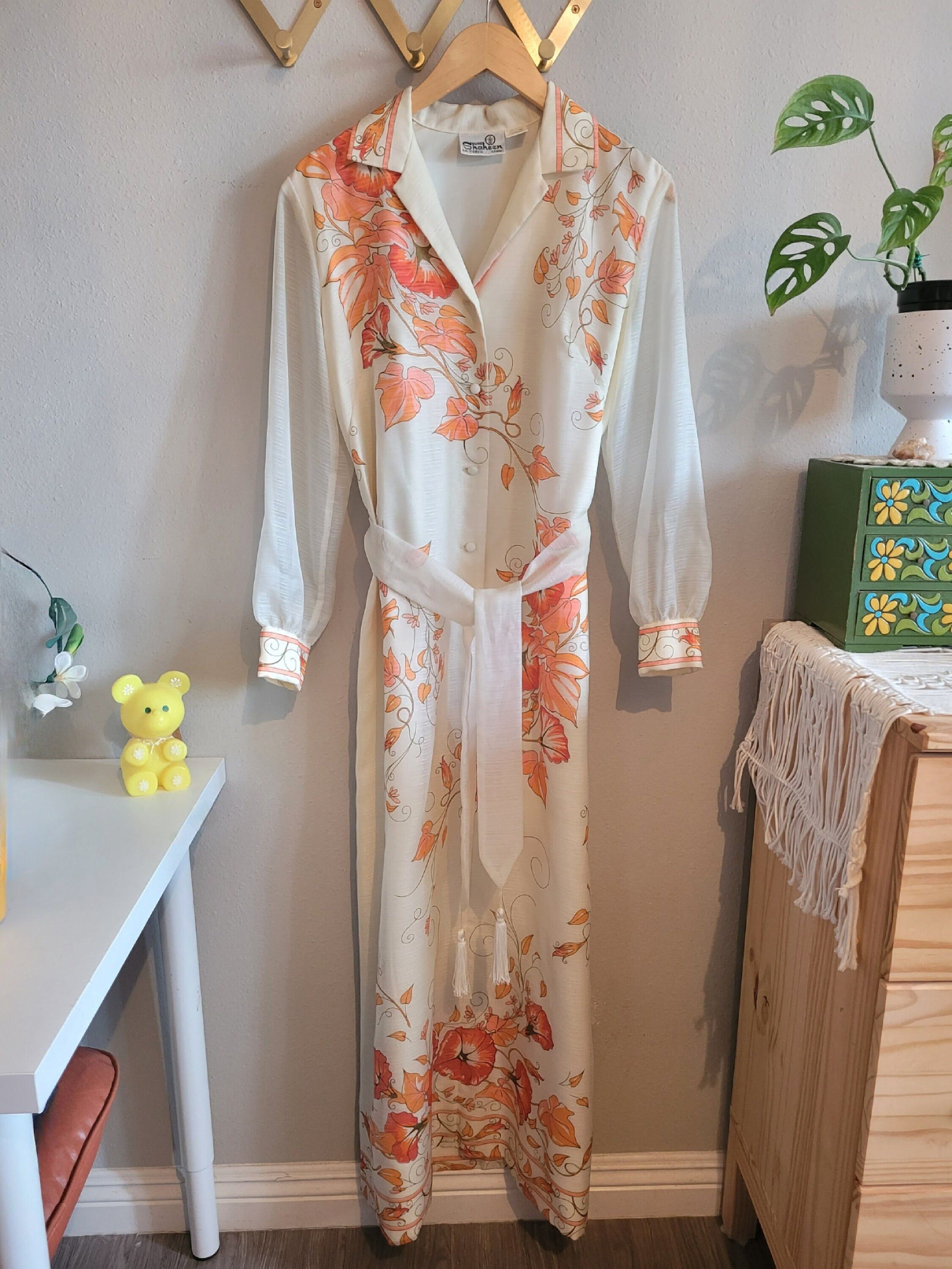 image of Made In Hawaii x Made In USA Vintage 70's Alfred Shaheen Cream Orange Morning Glory Dress in Cream/