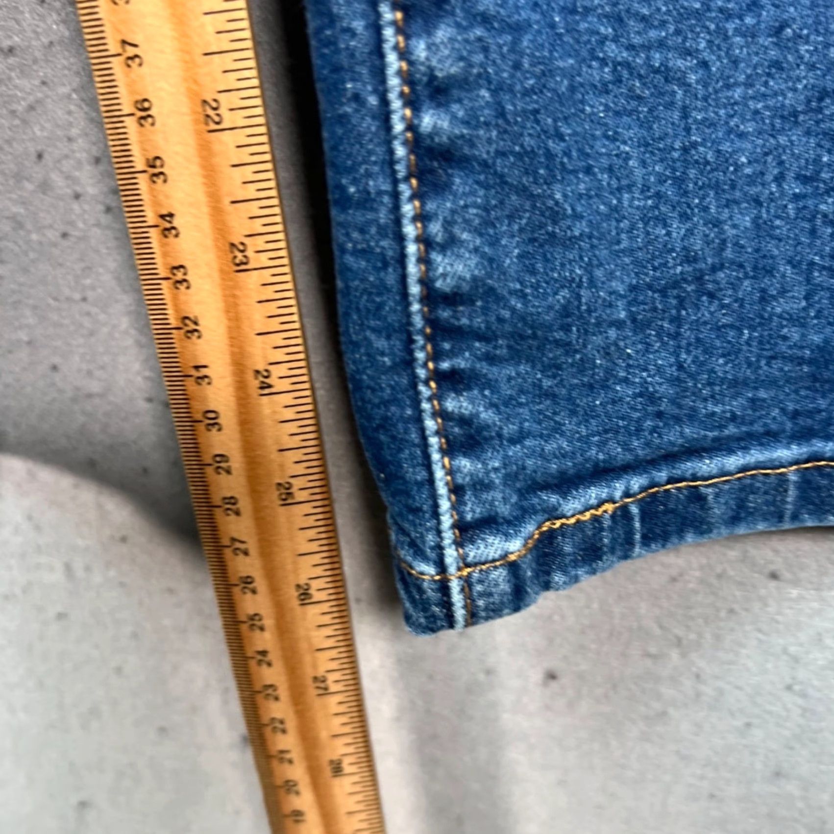 Levi's Levis Womens Jeans 28 Mile High Cropped Wide Leg Denim Medium Wash Button Fly 90s Style Womens Jeans Size 28" / US 6 / IT 42 - 7 Thumbnail