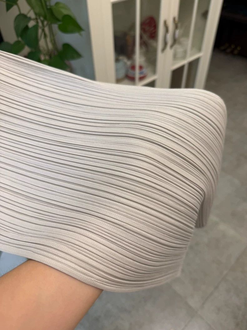 Issey Miyake Issey Miyake size:2 Beige pleated trousers and straight-le Size 31" - 3 Thumbnail