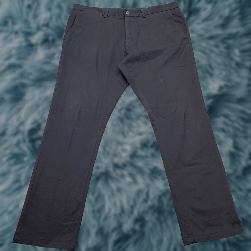 Old Navy Old Navy Chino Pants Mens Size 36/30 Black Pants Regular 36/30 Mens Boys? Size US 36 / EU 52 - 1 Thumbnail