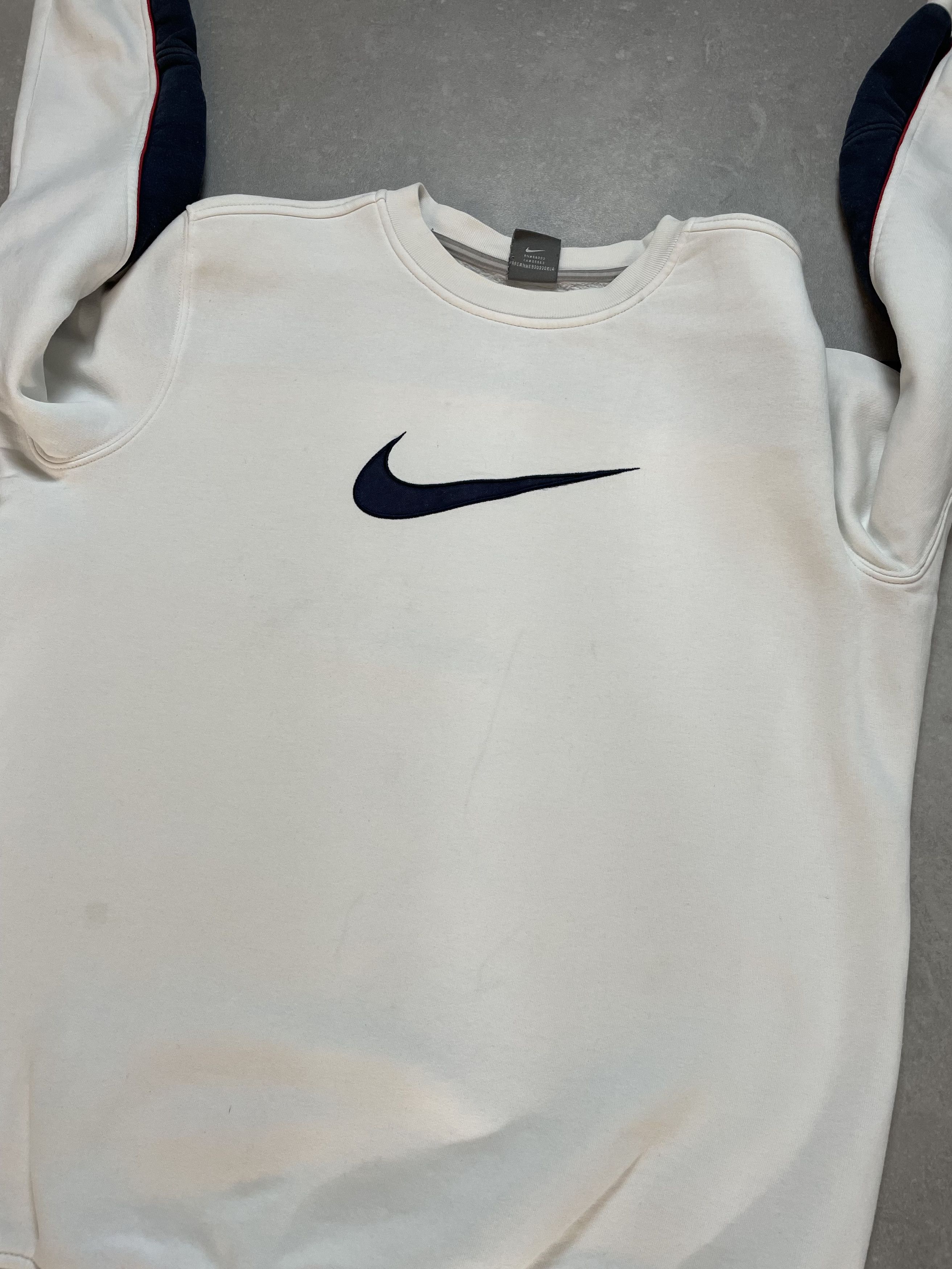 Nike Nike Vintage Sweatshirt / Streetwear Style Size US M / EU 48-50 / 2 - 5 Thumbnail