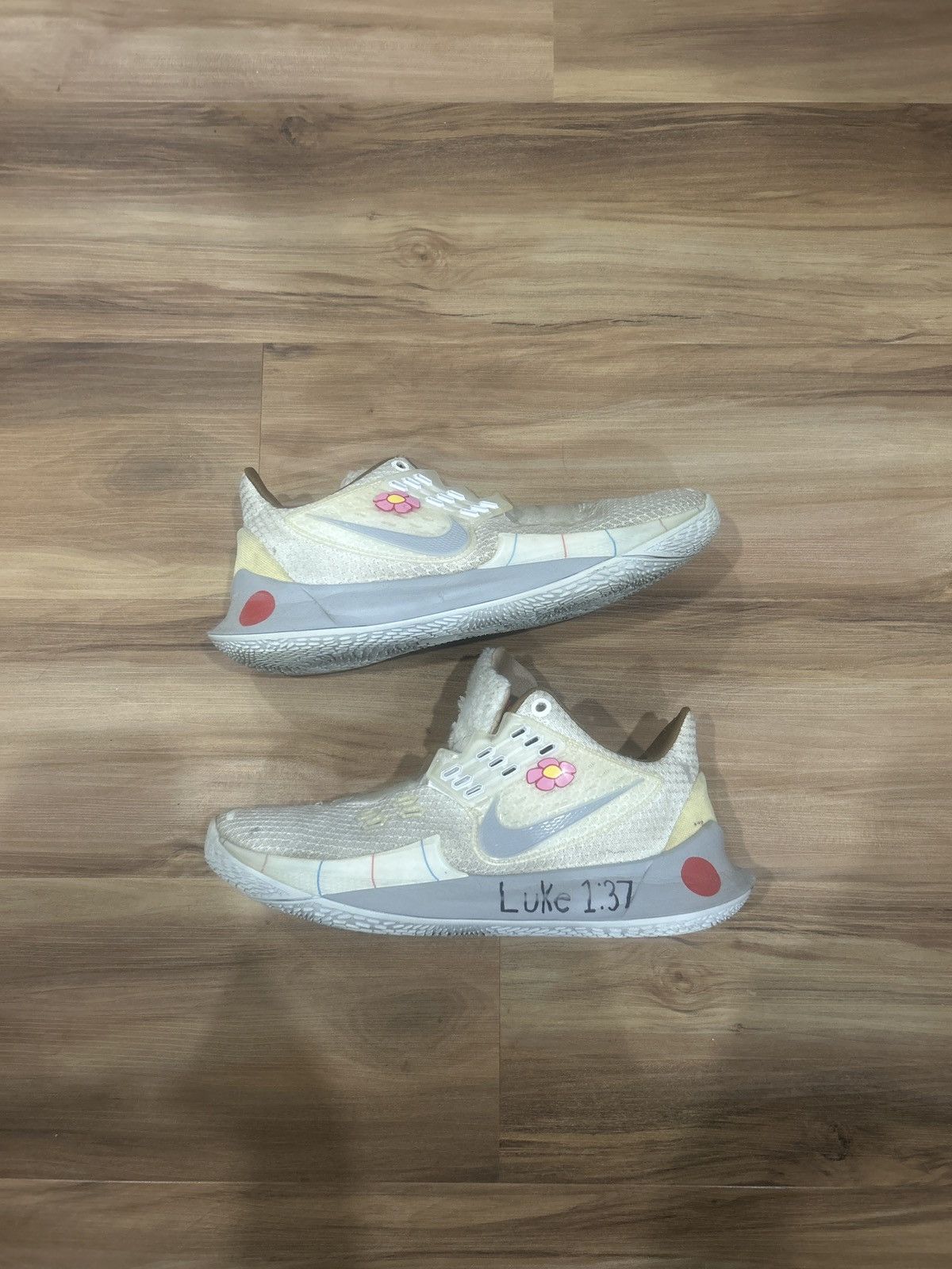 Nike Kyrie 2 Sandy Cheeks Size US 11 / EU 44 - 1 Thumbnail