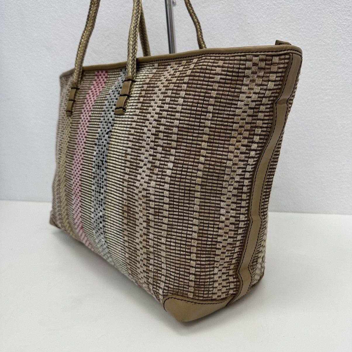 Fendi ‼️YES‼️ AUTHENTIC FENDI WOVEN RAFIA ROLL TOTE BAG Size ONE SIZE - 5 Thumbnail