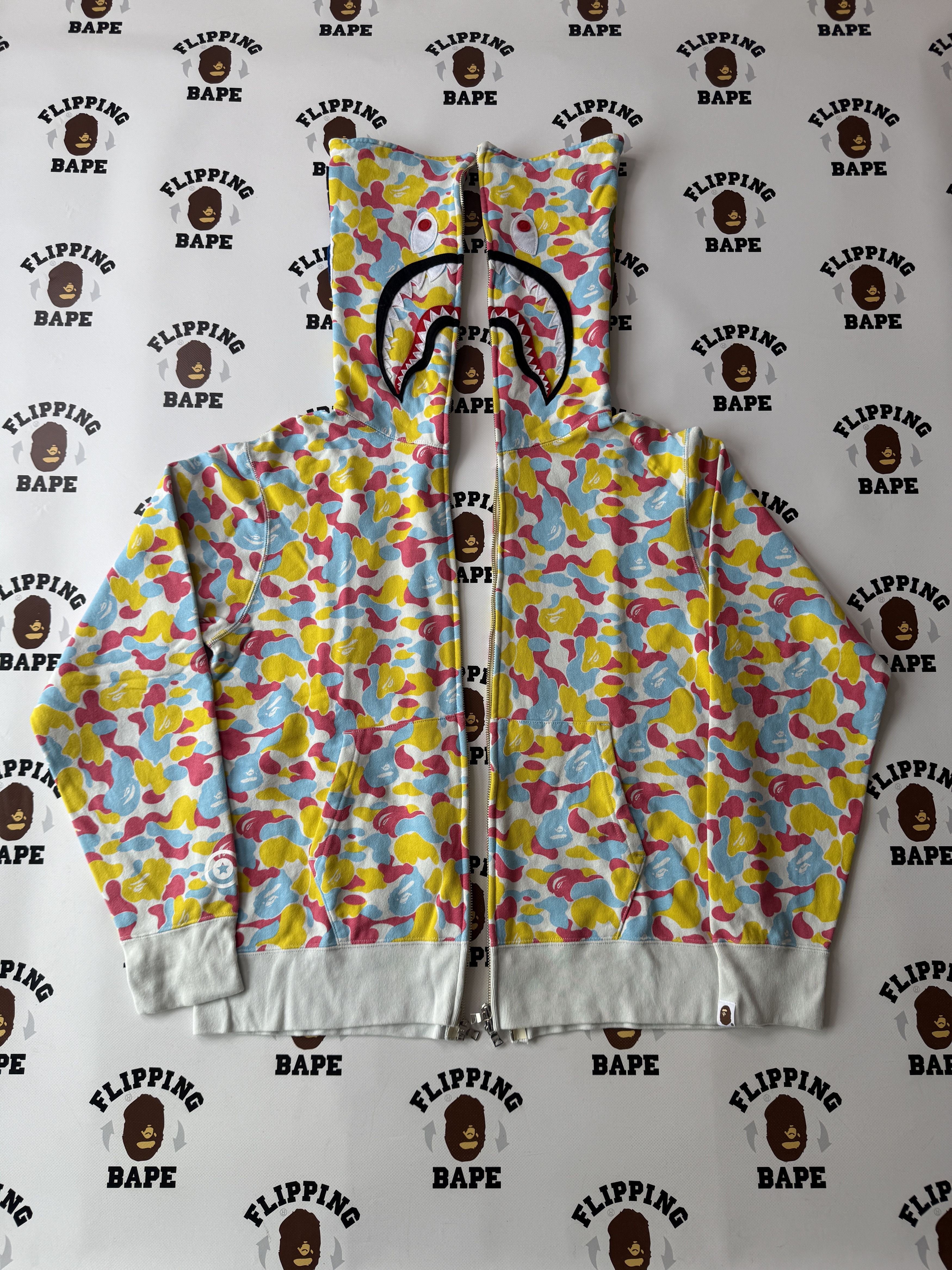 Bape BAPE STORE SANYA SEPARATE SHARK FULL ZIP HOODIE Size US L / EU 52-54 / 3 - 1 Thumbnail
