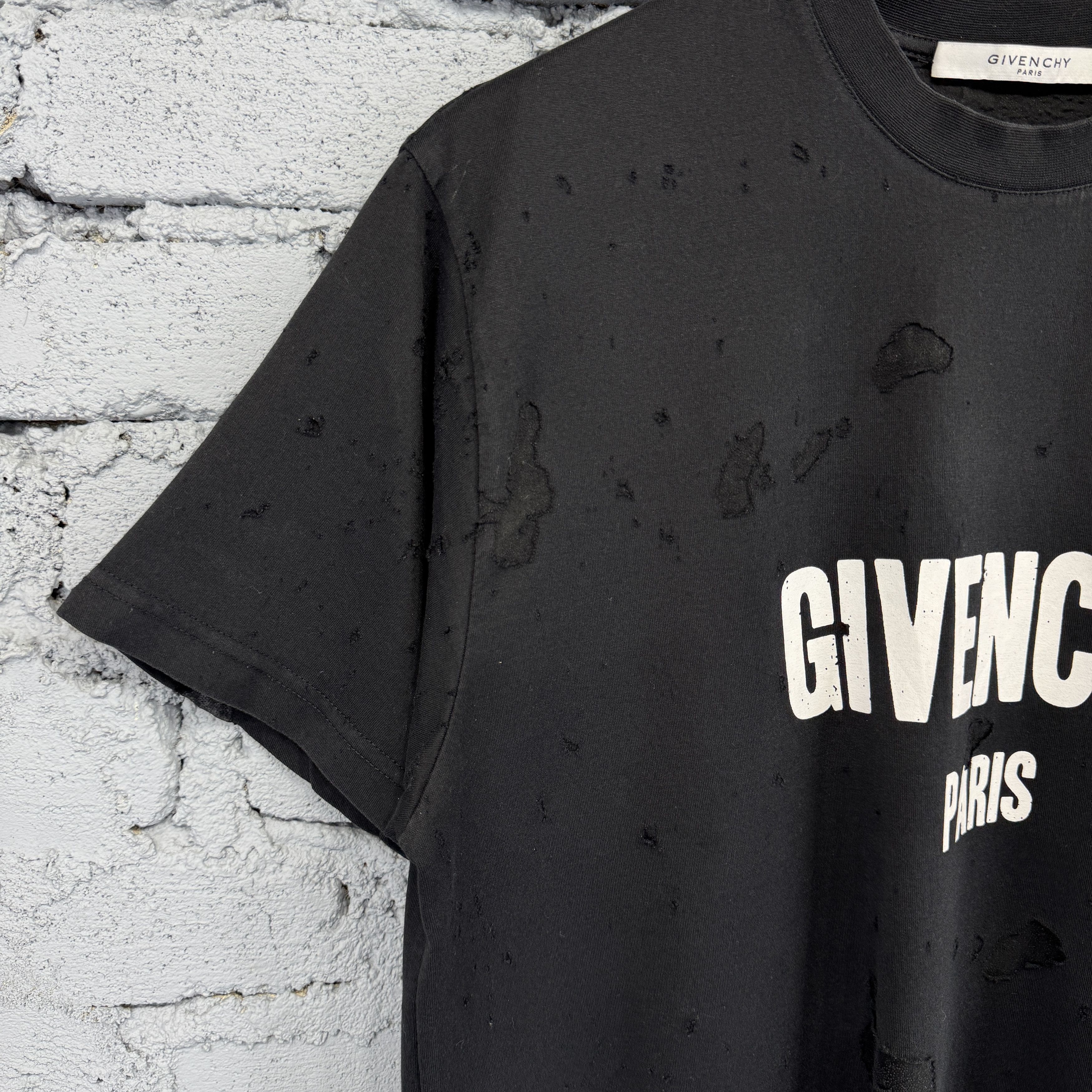 Givenchy Rare Givenchy Chest Logo Destruction Distressd Tshirt Size US XXS / EU 40 - 7 Thumbnail