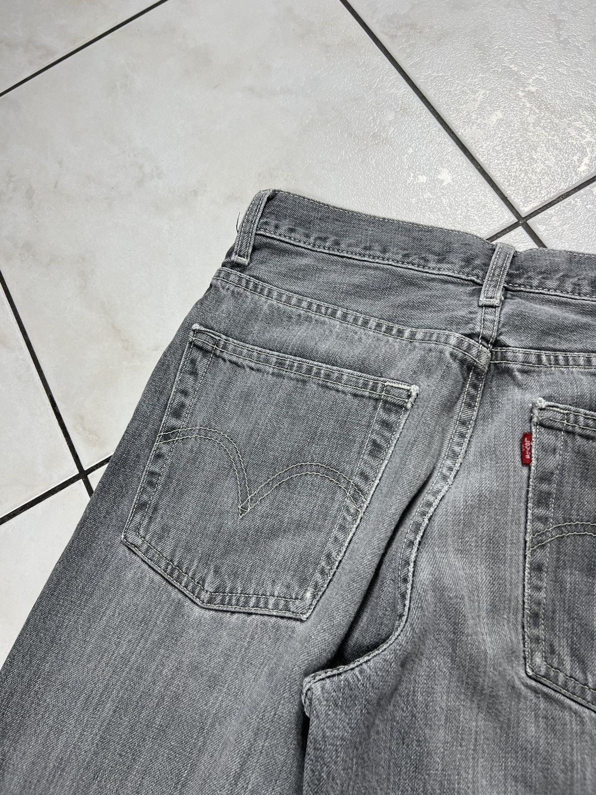 Levi's Vintage 90s Levis 569 loose straight washed distressed jeans Size US 29 - 15 Thumbnail