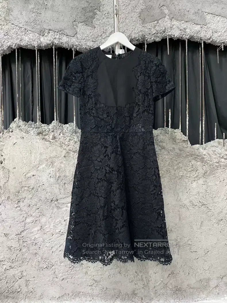 Valentino Valentino Lace dress Size S / US 4 / IT 40 - 1 Thumbnail