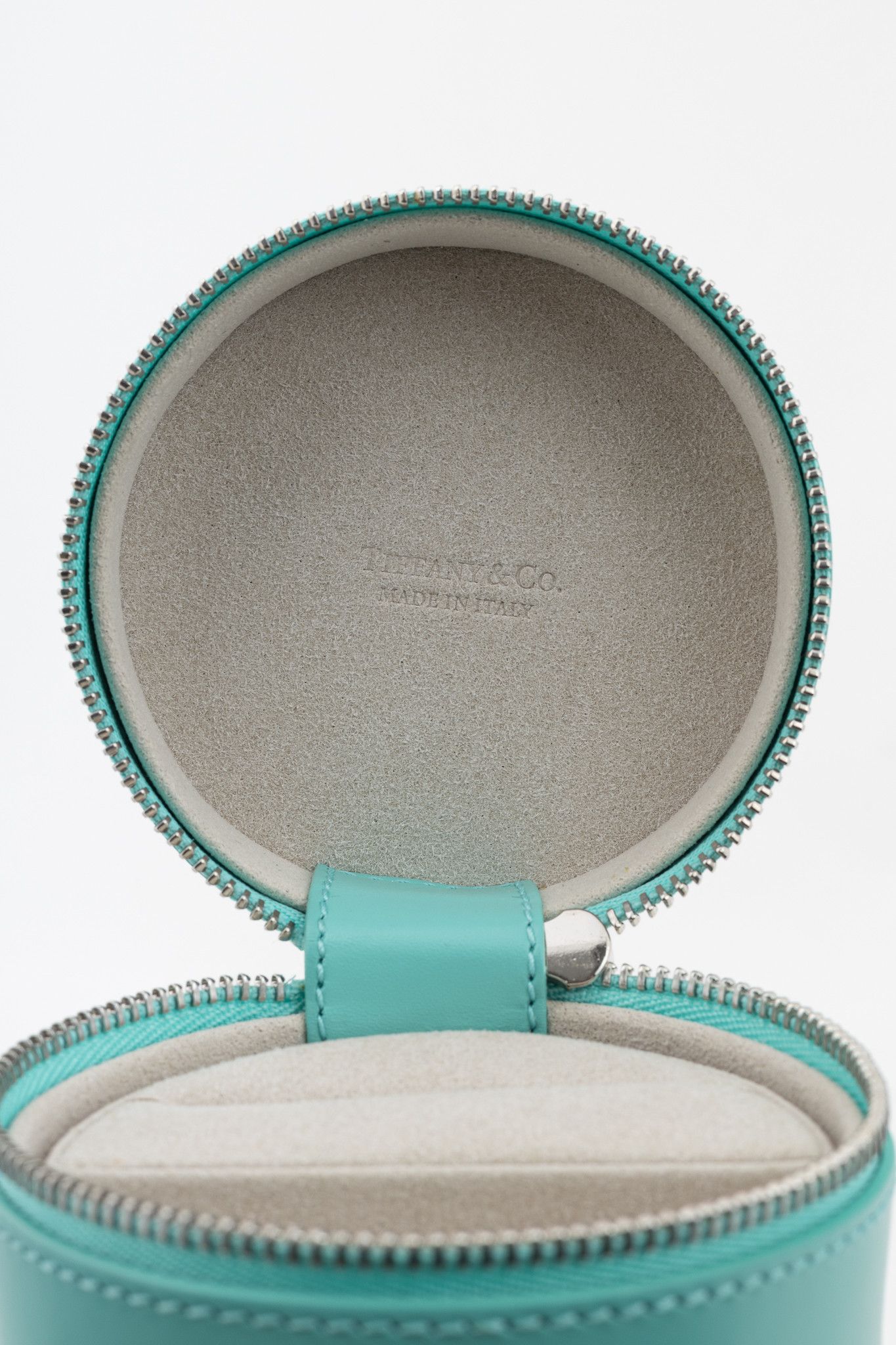 Tiffany & Co. Tiffany & Co. Leather Tiffany Blue Round Jewelry Case Size ONE SIZE - 8 Thumbnail