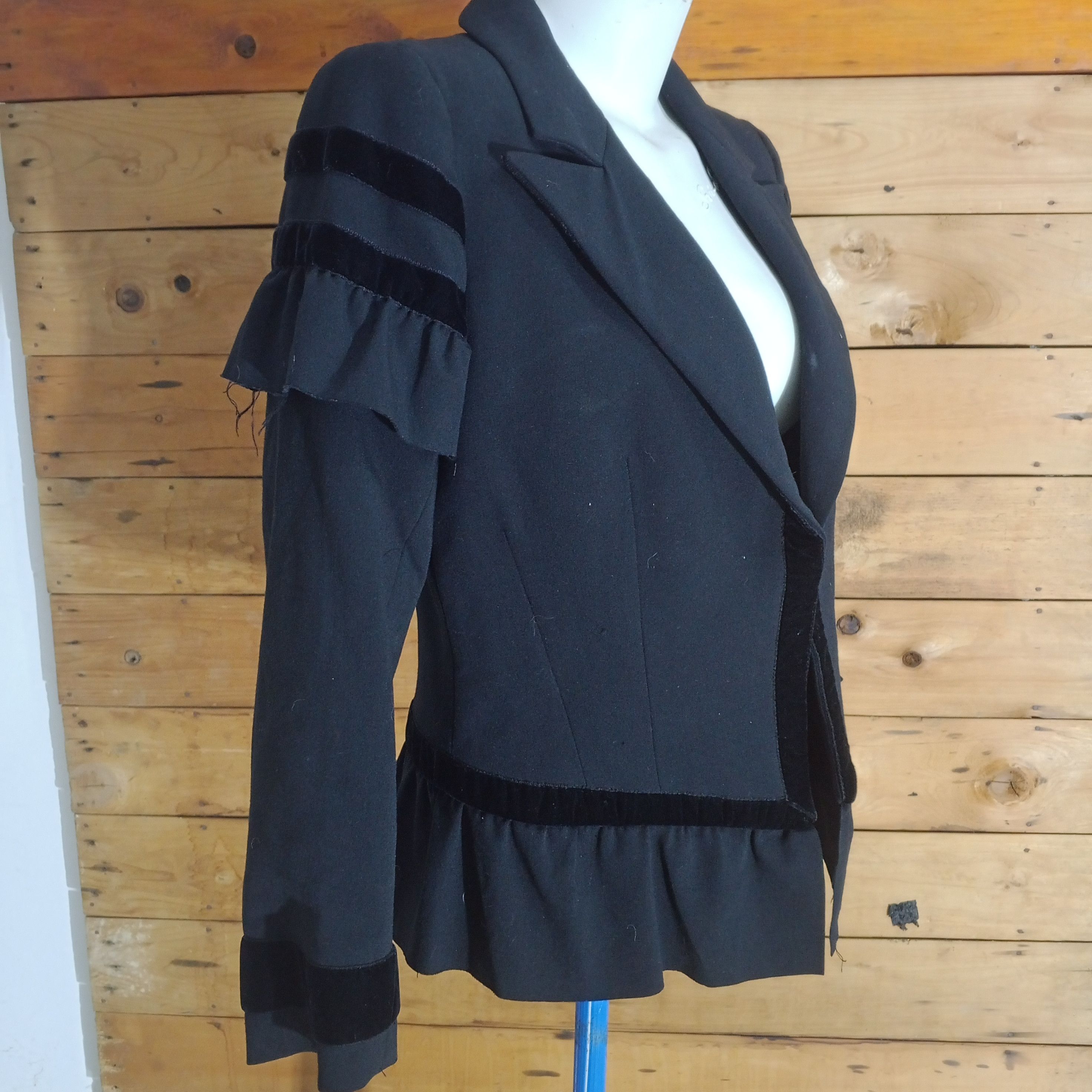 Alexander McQueen Alexander Mqueen Blazer Black Distressed Size XS / US 0-2 / IT 36-38 - 2 Thumbnail
