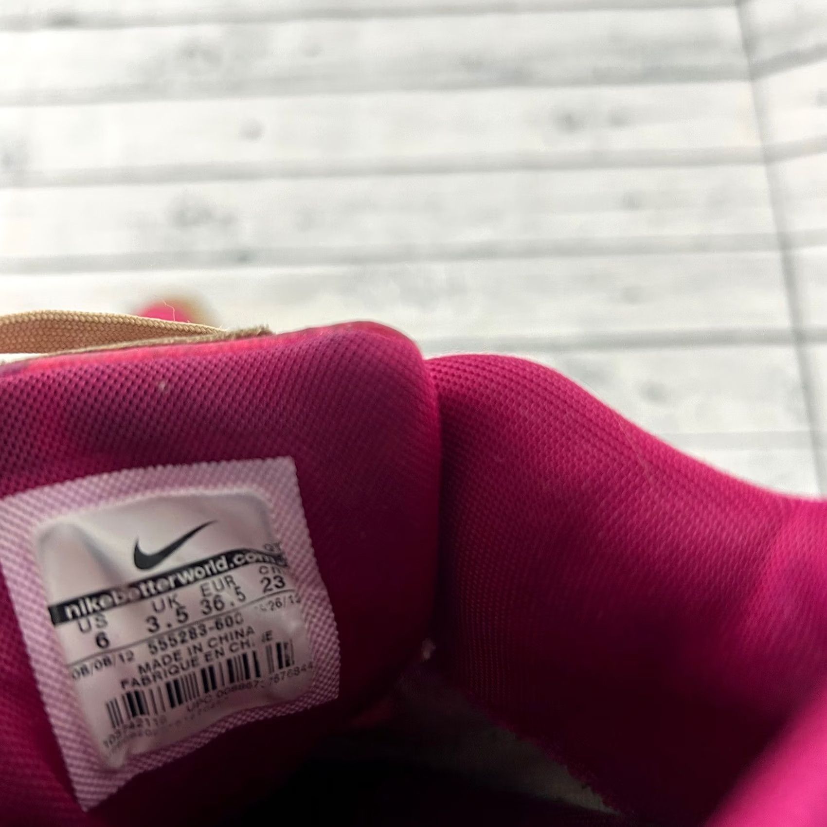 Nike Nike Air Max 90 Denise Eva Liberty of London US Womens 6 Sneakers - Multicolor 2012 - Nike Air Max - London Theme - Womens Shoes Size US 6 / IT 36 - 6 Thumbnail