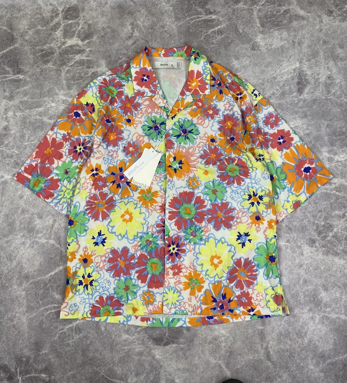 Bershka Bershka Hawaiian Shirt Flowers Art Multicolour Print Size: M Size US M / EU 48-50 / 2 - 1 Thumbnail