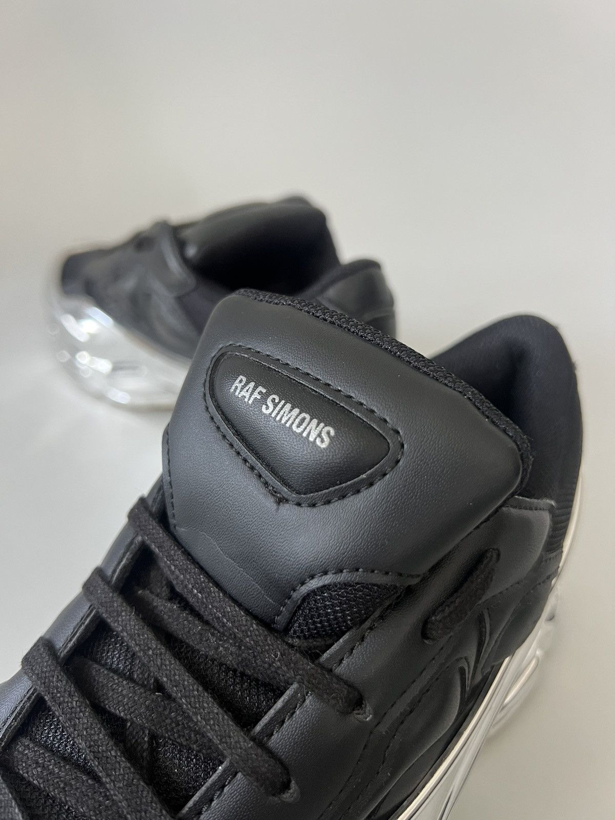 Raf Simons Raf Simons Ozweego Black Silver Metallic Size US 7 / EU 40 - 5 Thumbnail