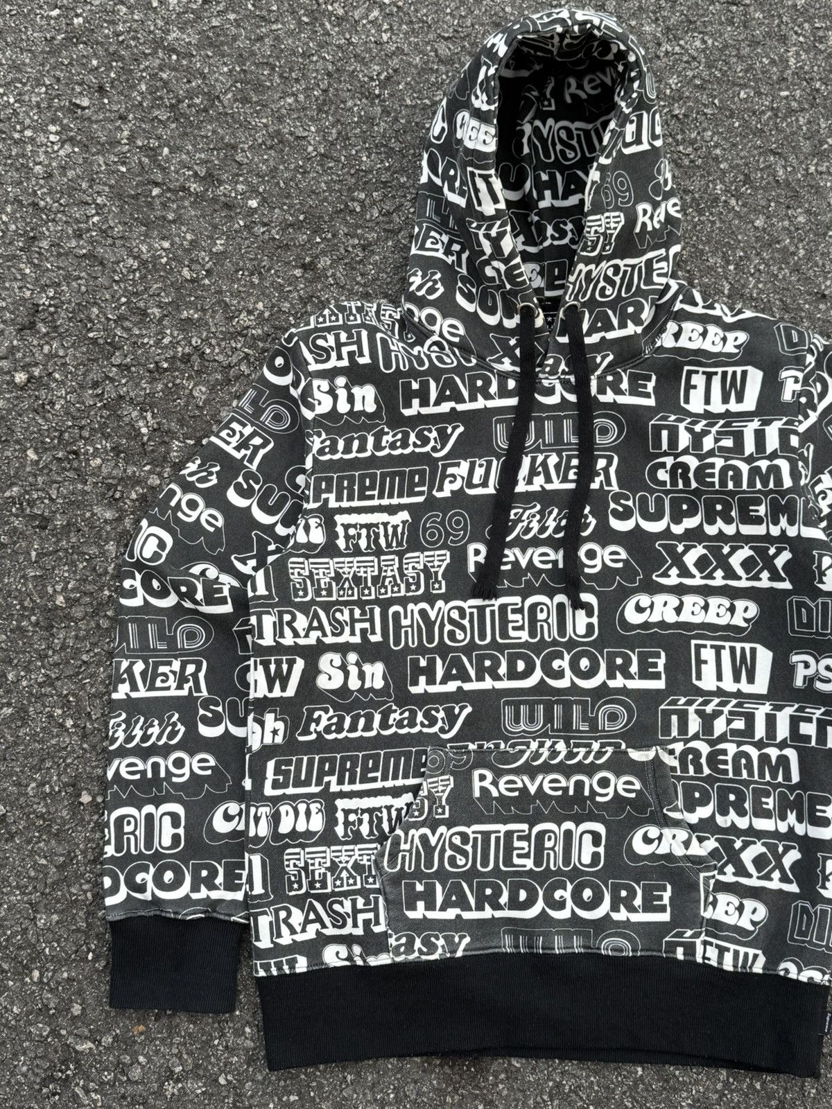 Hysteric Glamour × Supreme Supreme X hysteric glamour Size US M / EU 48-50 / 2 - 3 Thumbnail