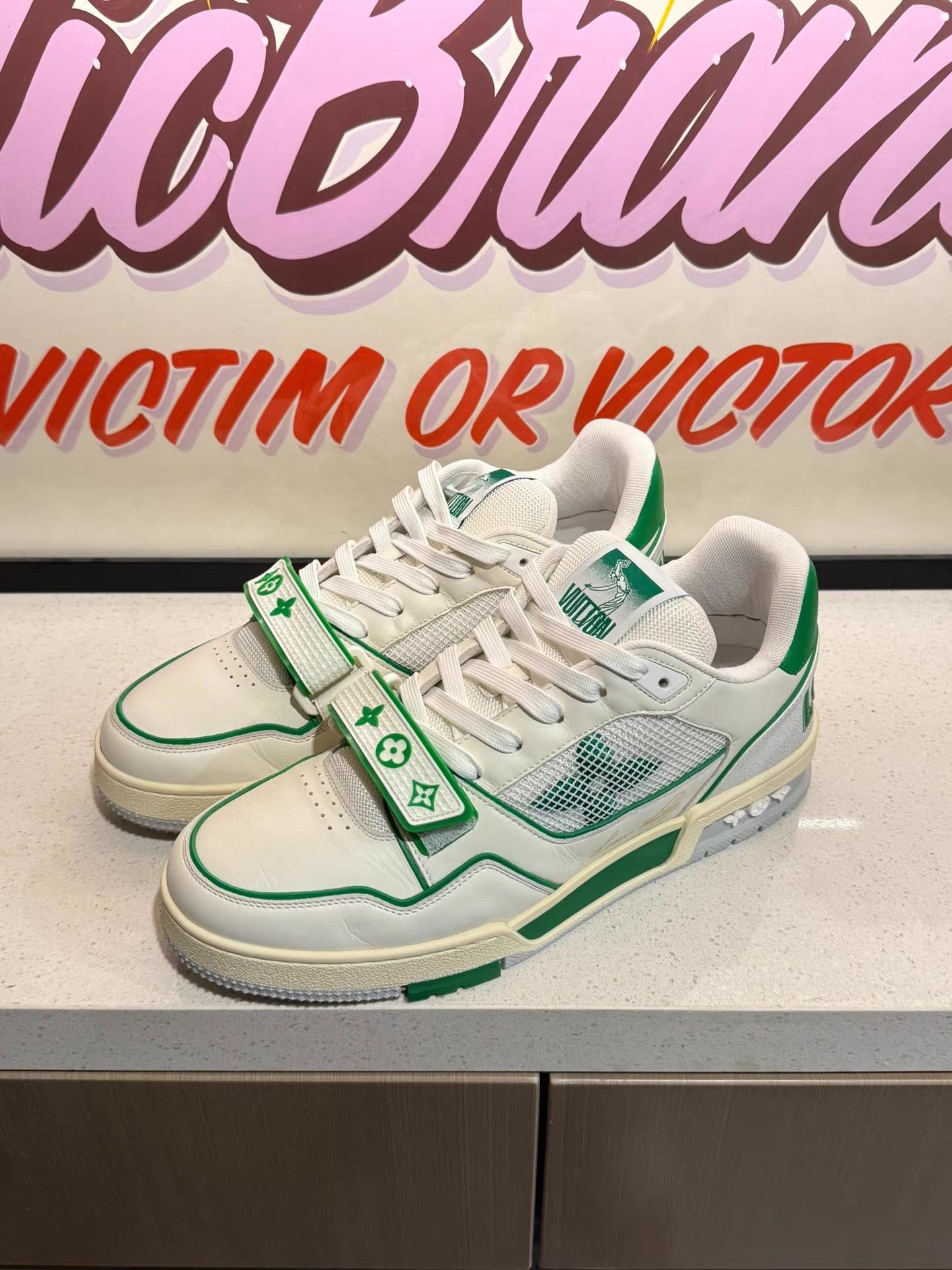 Louis Vuitton Louis Vuitton Trainer Classic monogram pattern Ｑ20 Size US 8.5 / EU 41-42 - 1 Thumbnail