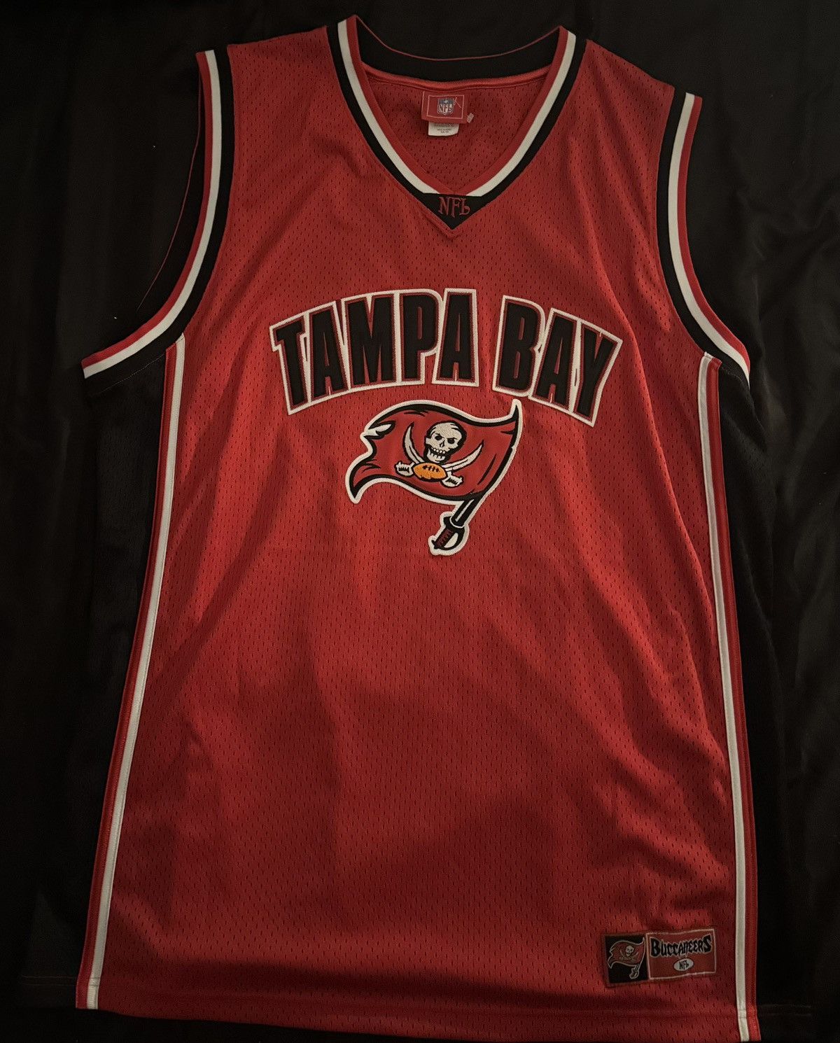 NFL Tampa Bay Buccaneers sleeveless jersey Size US XXL / EU 58 / 5 - 1 Thumbnail