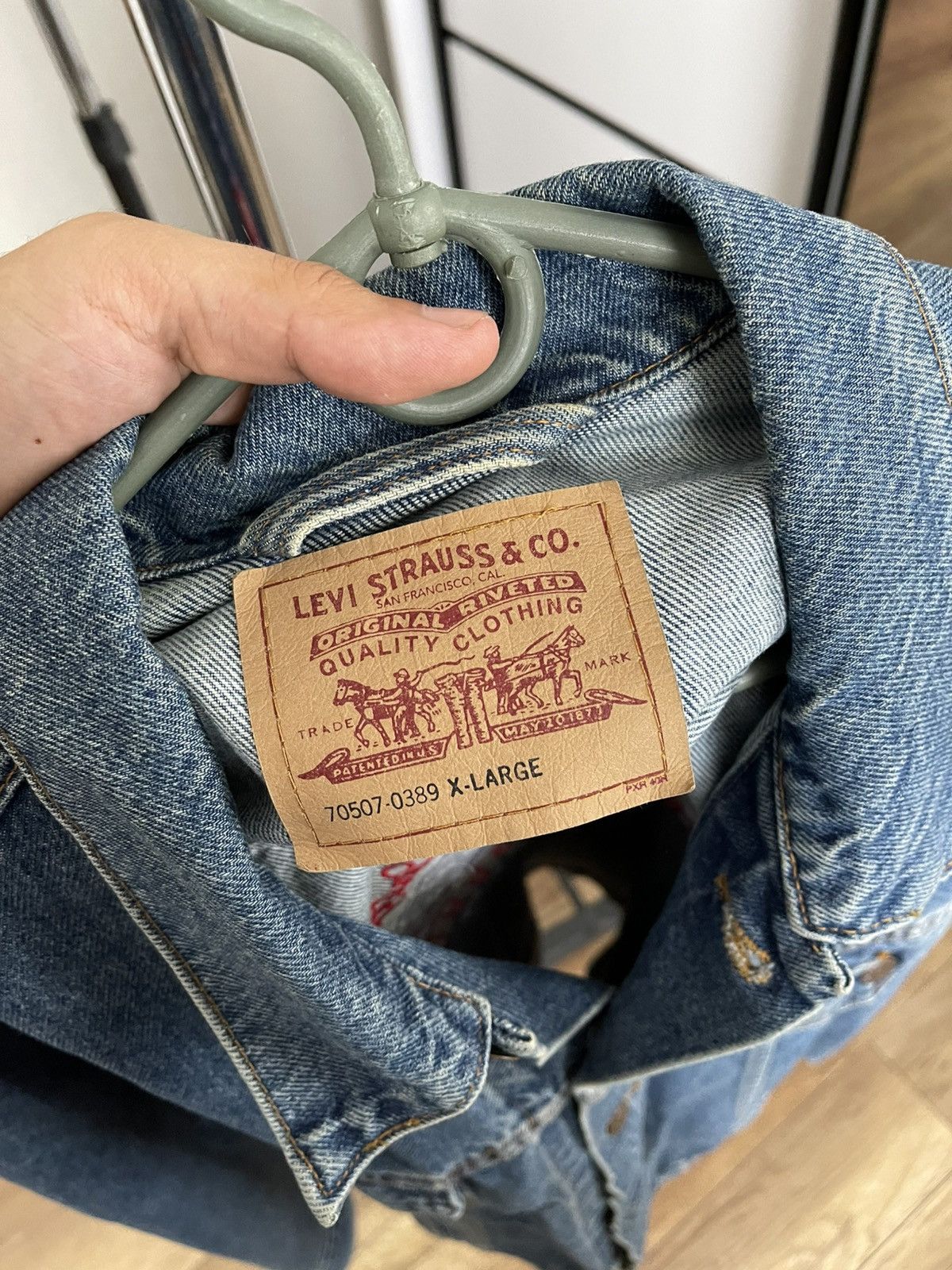 Levi's Vintage Clothing Levis Vintage Denim Jacket Big Logo Embroidered 80s Size US XL / EU 56 / 4 - 13 Thumbnail