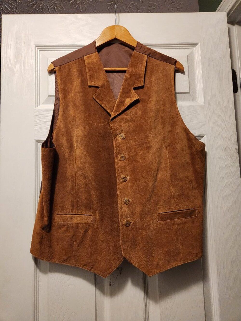 Paul Fredrick Paul Fredrick men's new brown leather vest size: XL Size US XL / EU 56 / 4 - 1 Thumbnail