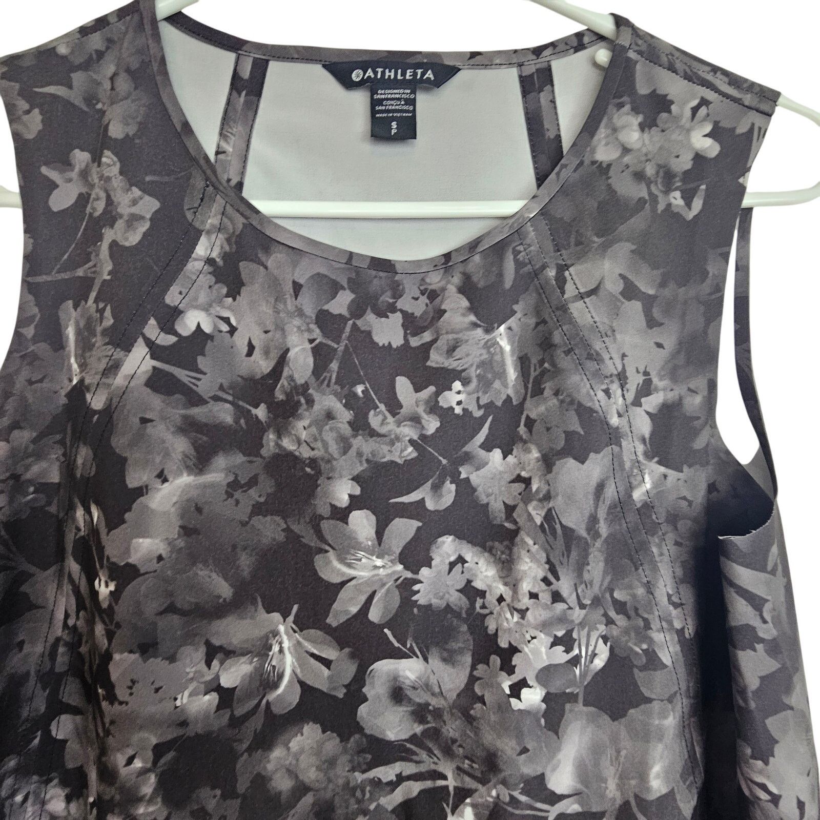 Athleta Athleta Tank Top Women S Zephyr Refined Floral Abstract Size S / US 4 / IT 40 - 2 Thumbnail