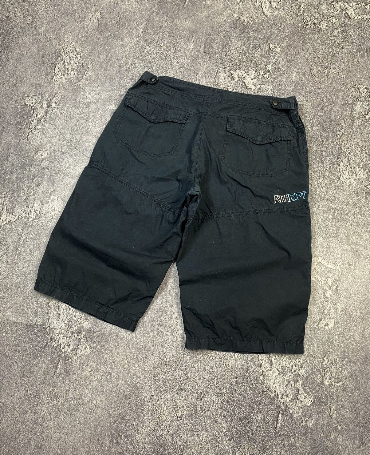 Nike Vintage 2000s Nike Navy 3/4 Shorts Y2K Streetwear Size US 33 - 7 Thumbnail