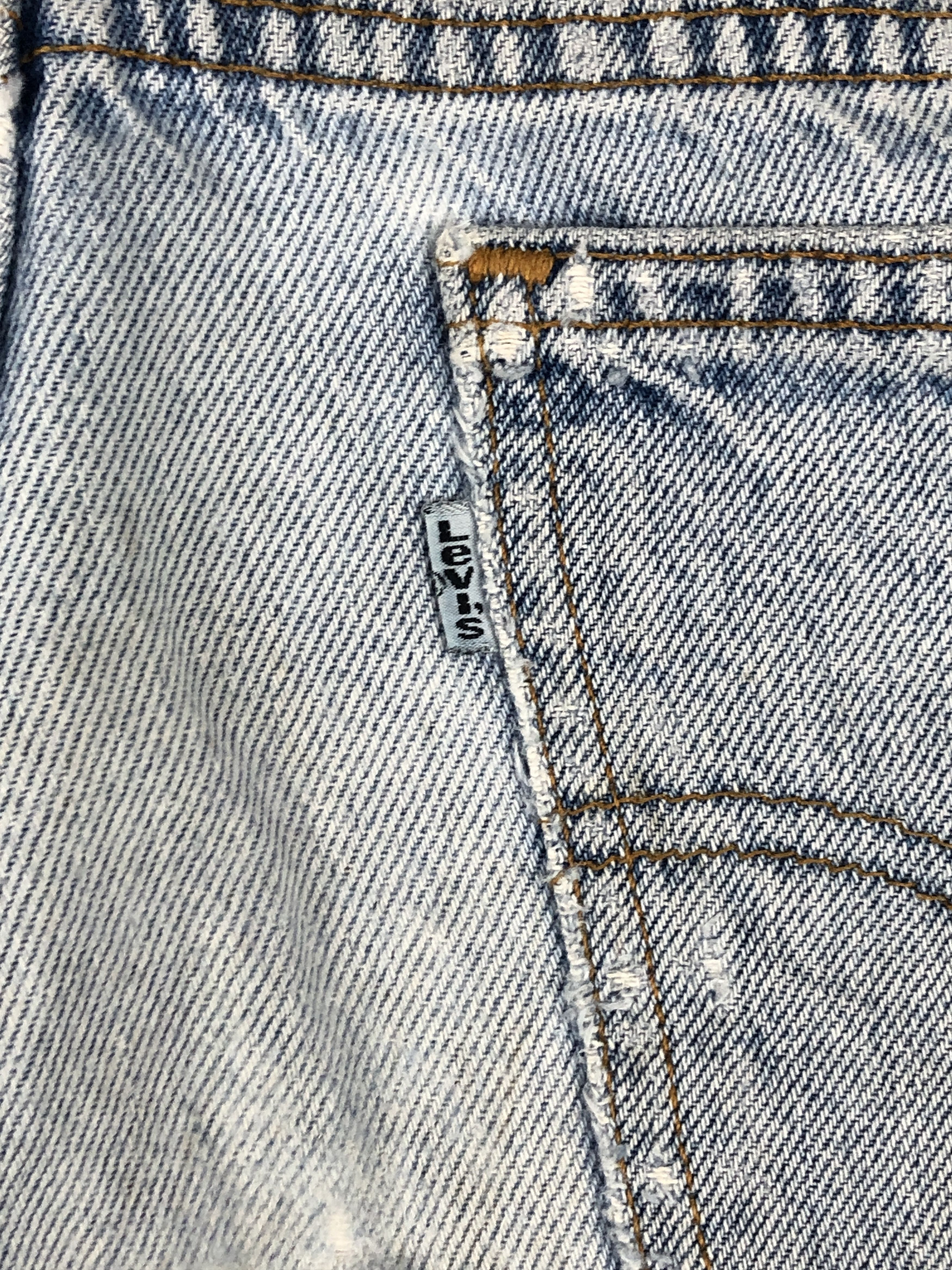Levi's Distressed Vintage 90s Levis Light Washed Jeans DP2358 Size US 31 - 6 Thumbnail
