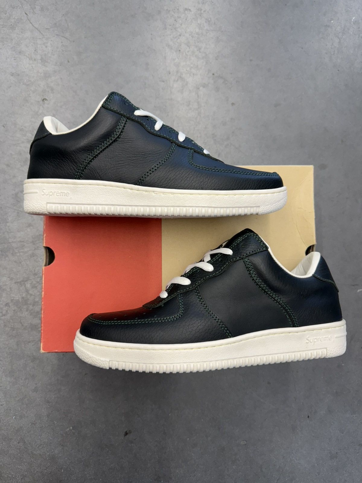Supreme 2001 Supreme Downlow Sneaker Black / Green Size US 8.5 / EU 41-42 - 1 Thumbnail