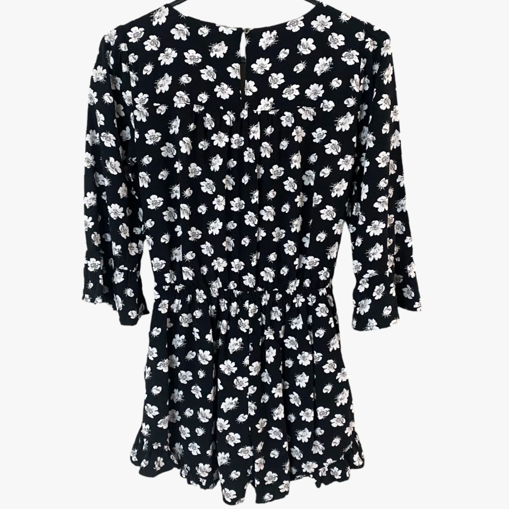 Abercrombie & Fitch VINTAGE Abercrombie & Fitch Romper Tie-Front Floral 3/4 Sleeve XS Womens Black White Beach Bohemian Casual Size 26" / US 2 / IT 38 - 3 Thumbnail