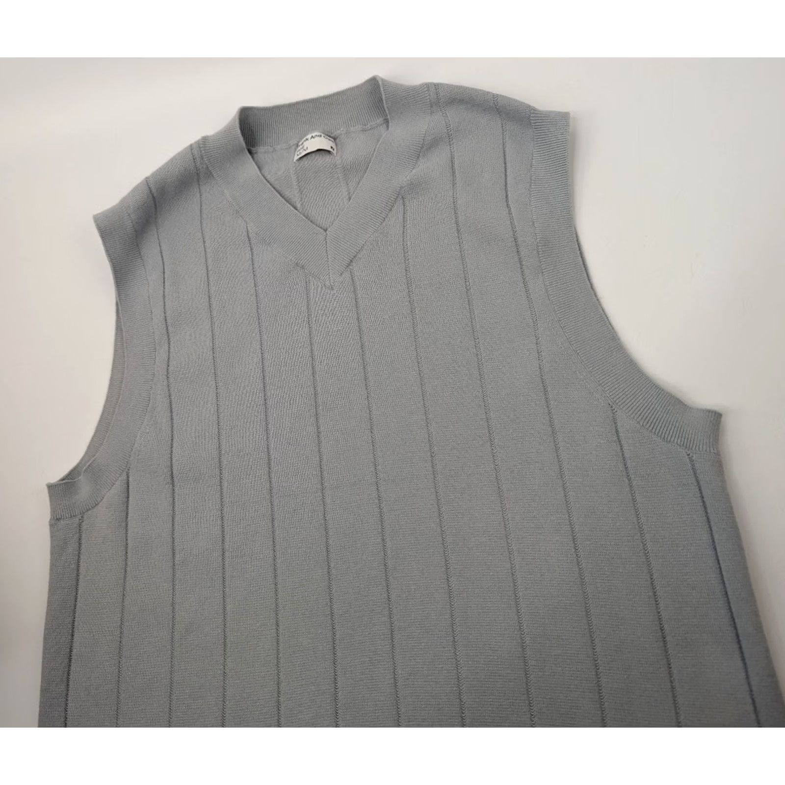 Vintage Frank & Oak Men’s Medium V-Neck Sleeveless Sweater Vest Gray Cotton Modern Relaxed Fit Shirtless Size US M / EU 48-50 / 2 - 2 Thumbnail