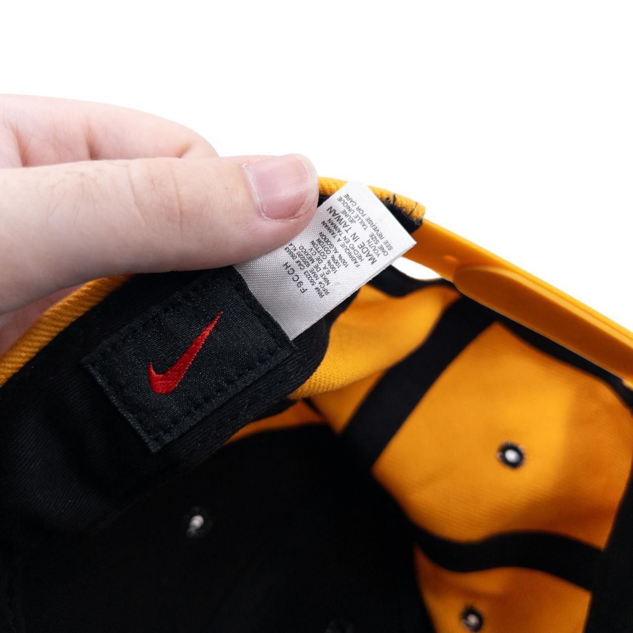 Nike Vintage Nike Swoosh Adjustable Contrast Hat Size ONE SIZE - 7 Thumbnail