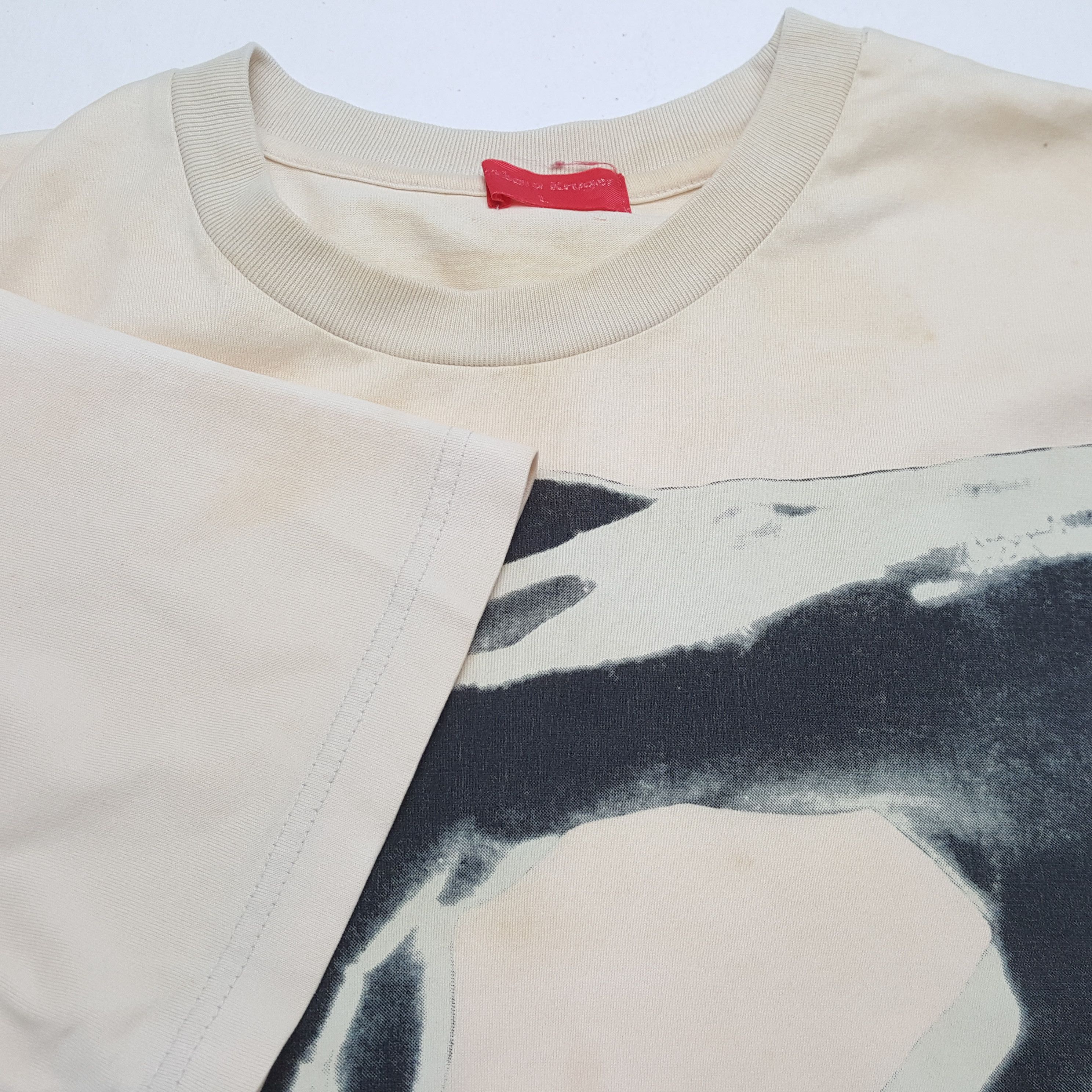 Barbara Kruger × Japanese Brand × Vintage BARBARA KRUGER X Uniqlo Streetwear Style Tshirt Size US L / EU 52-54 / 3 - 5 Thumbnail
