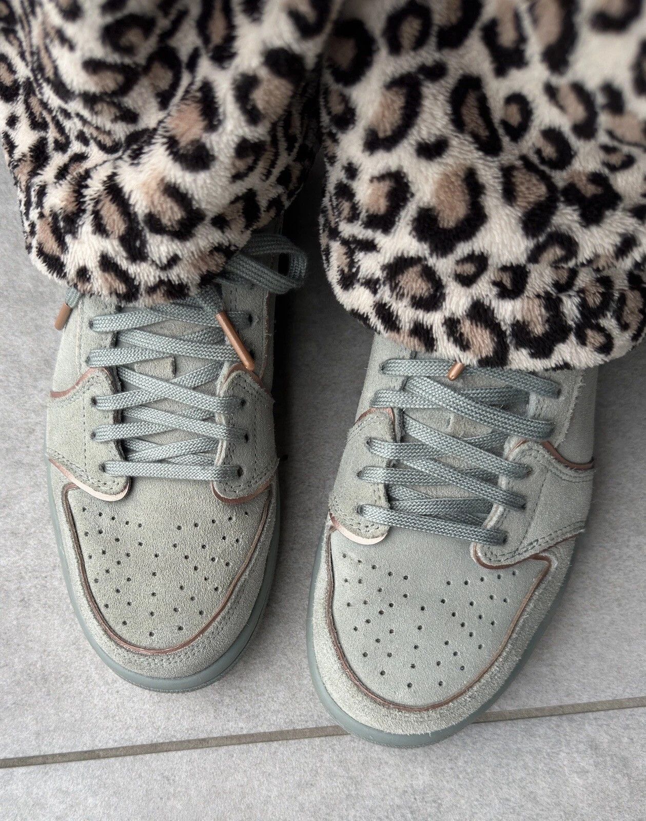 Nike Nike Air Jordan 1 Retro Low Suede Shoes Mica Green Trainers Size US 7.5 / IT 37.5 - 13 Thumbnail