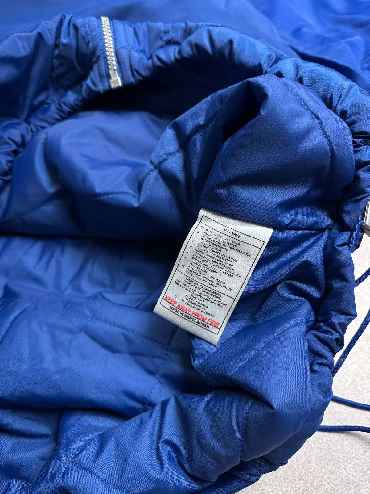 Nike Vintage 90s Nike Big Swoosh Nylon Puffer Jacket L Size US L / EU 52-54 / 3 - 10 Thumbnail