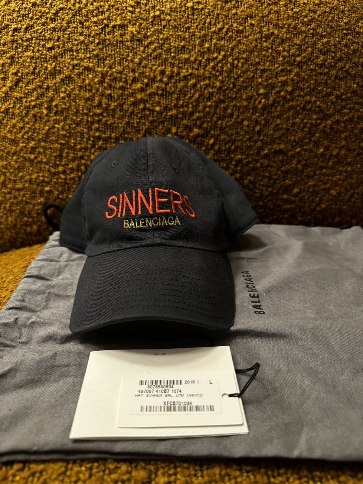 BALENCIAGA Sinners キャップ New With Tags RARE Balenciaga Sinners Collection Embroidered