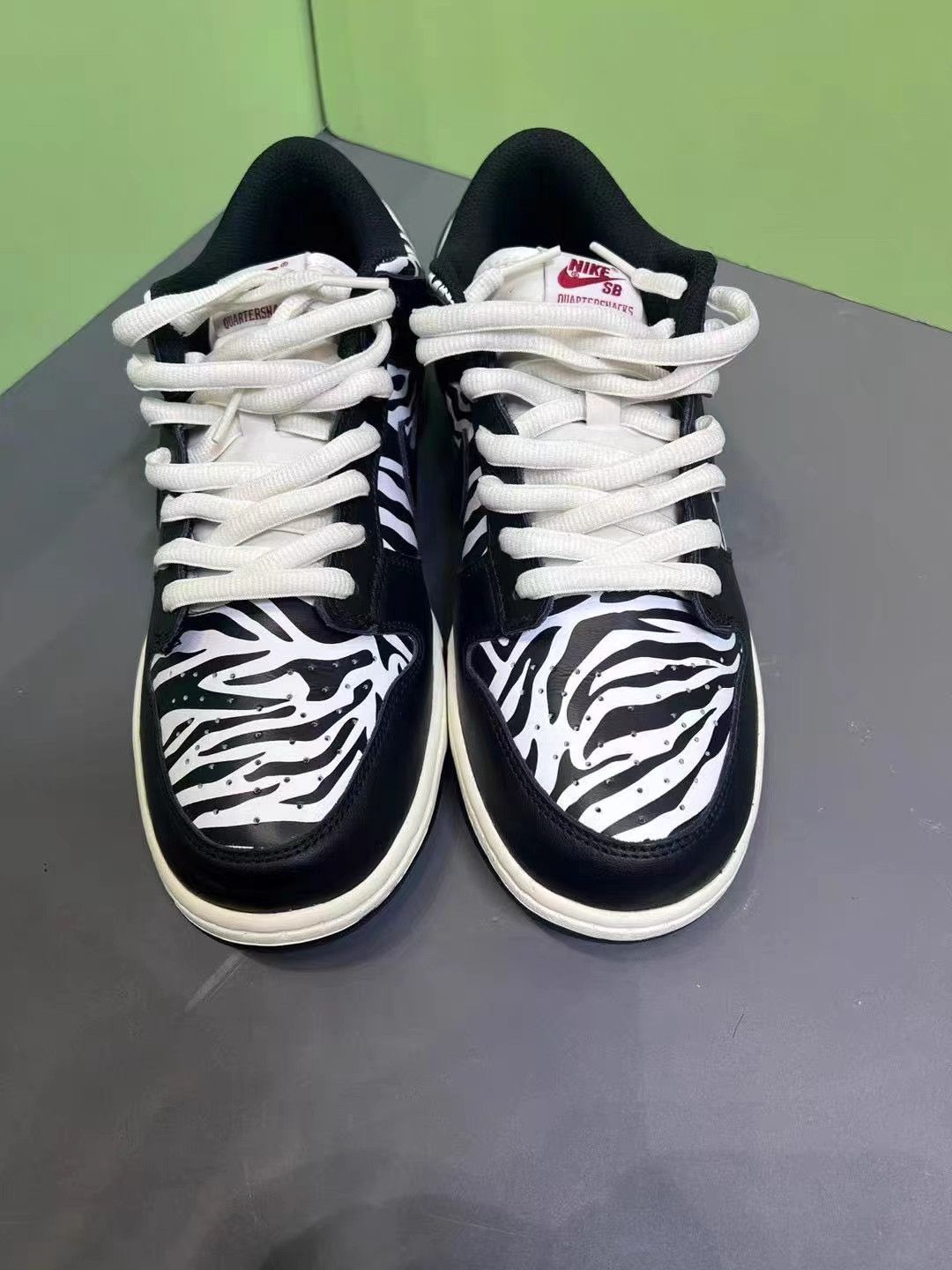 Nike Nike SB Dunk Low QS25 x Quartersnacks Zebra Sneakers K15 Size US 10 / EU 43 - 2 Thumbnail