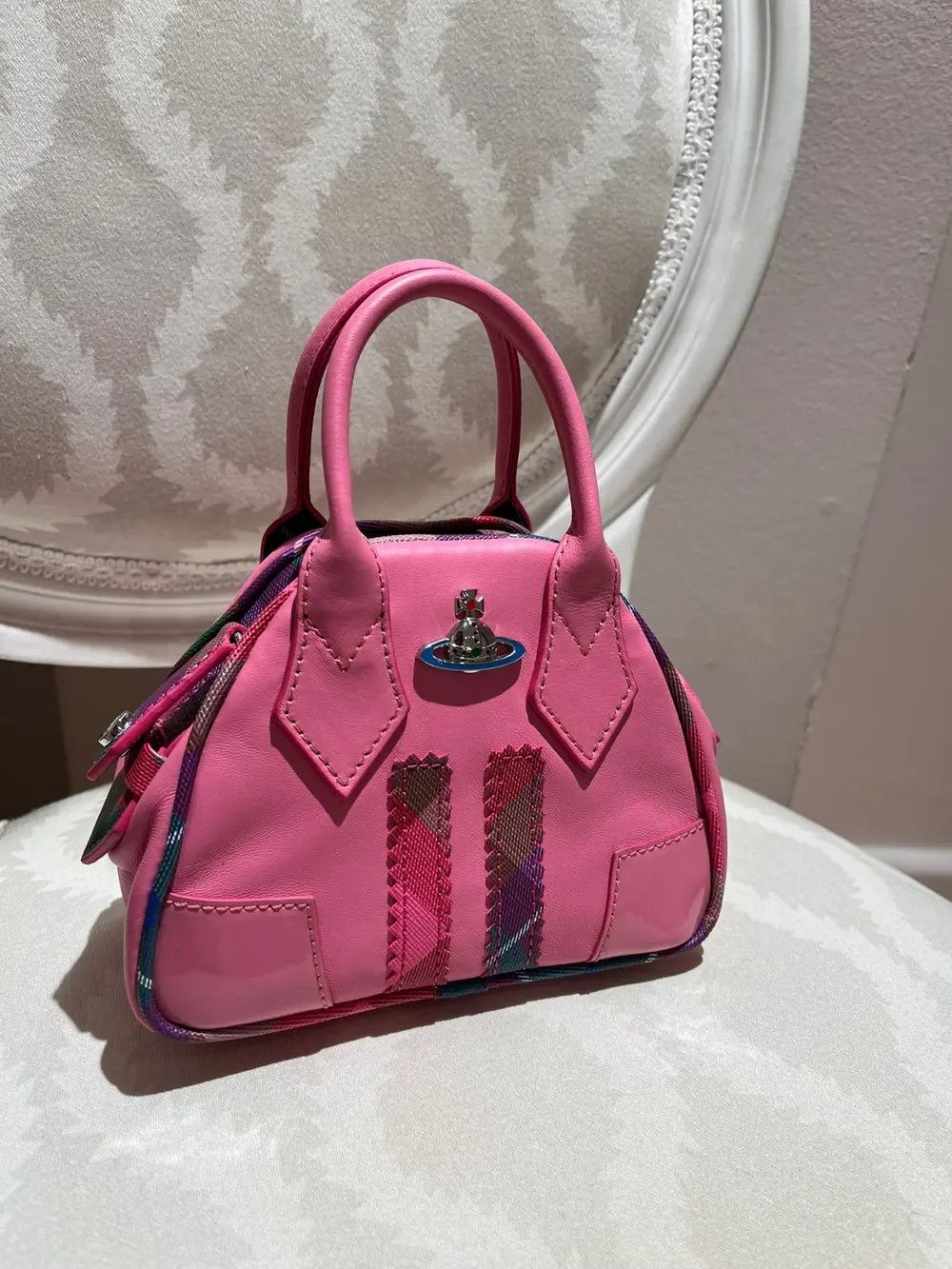 Vivienne Westwood o1f1d3z1225 Size: OS / Mini Yasmine Chain Bag in Pink Size ONE SIZE - 1 Preview