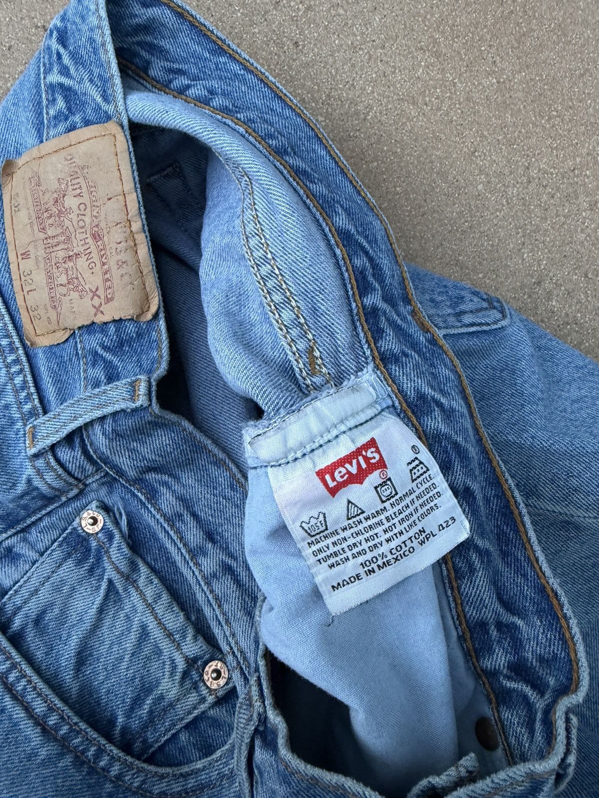 Levi's Vintage 90s Levi’s 501xx Buttonfly Straight Leg Jeans 31x31 Size US 31 - 6 Thumbnail
