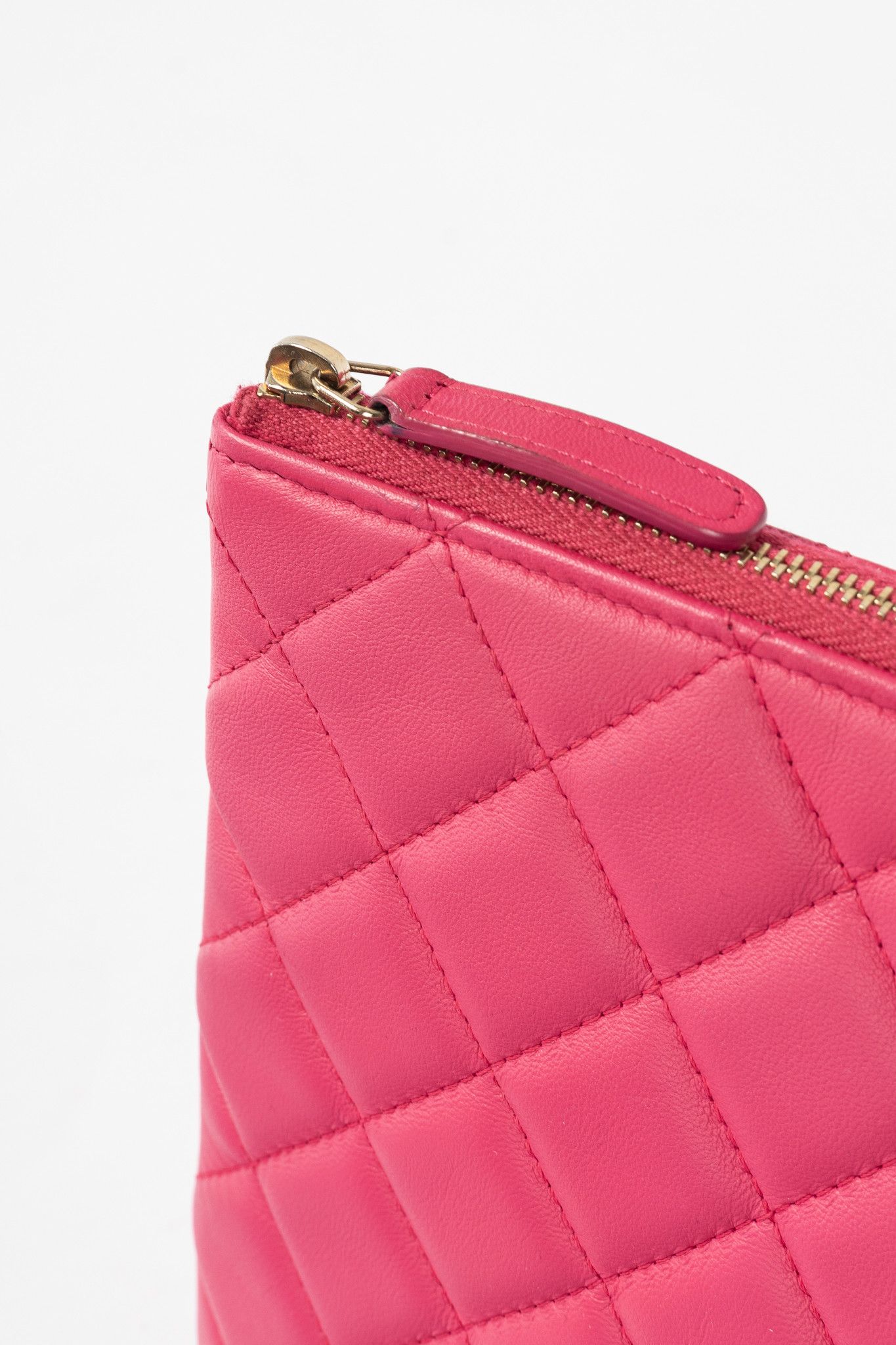 Chanel Chanel Pink Quilted Lambskin Medium O-Case Size ONE SIZE - 7 Thumbnail