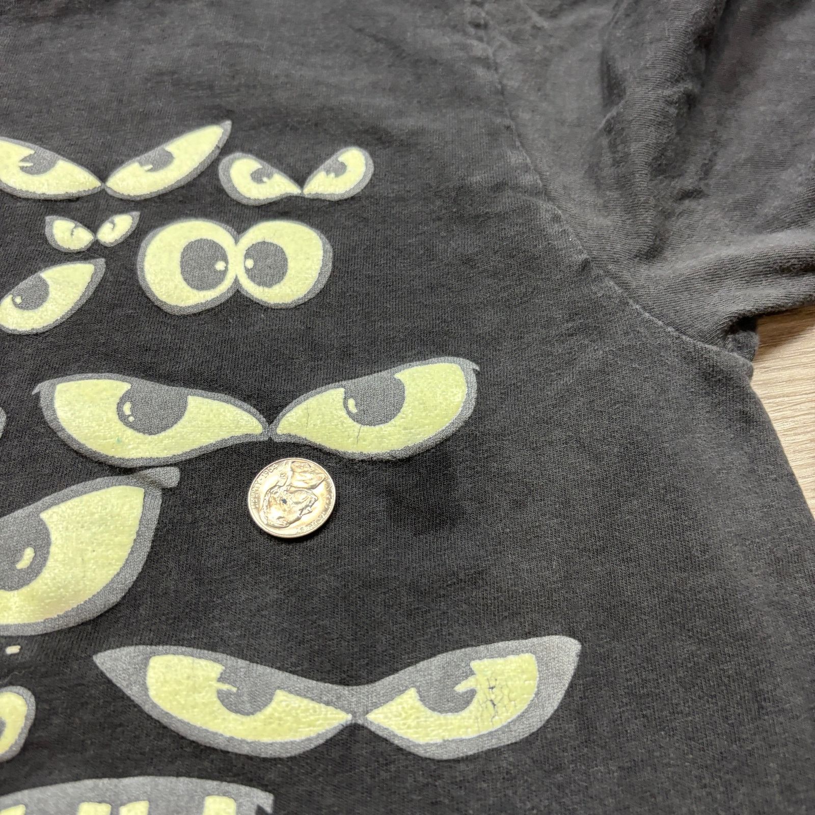 Vintage Vintage 80s 90s Brieland Graphic Glow Eyes T Shirt Large Size US L / EU 52-54 / 3 - 9 Thumbnail