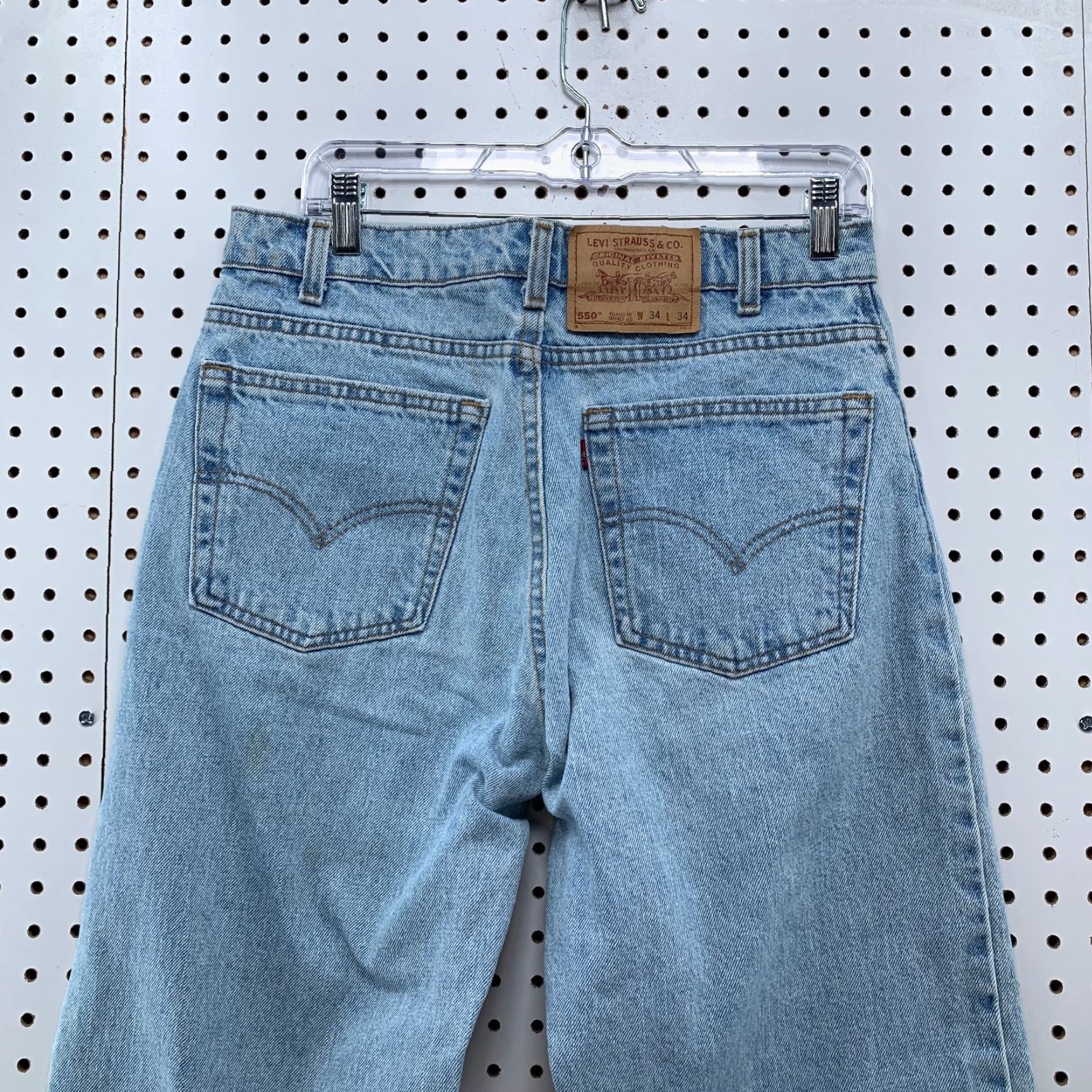 Levi's VINTAGE Levi's 550 Jeans Men 31x33 Light Wash Relaxed Tapered USA Denim 5-Pocket 90s Style Mens Size US 31 - 7 Thumbnail