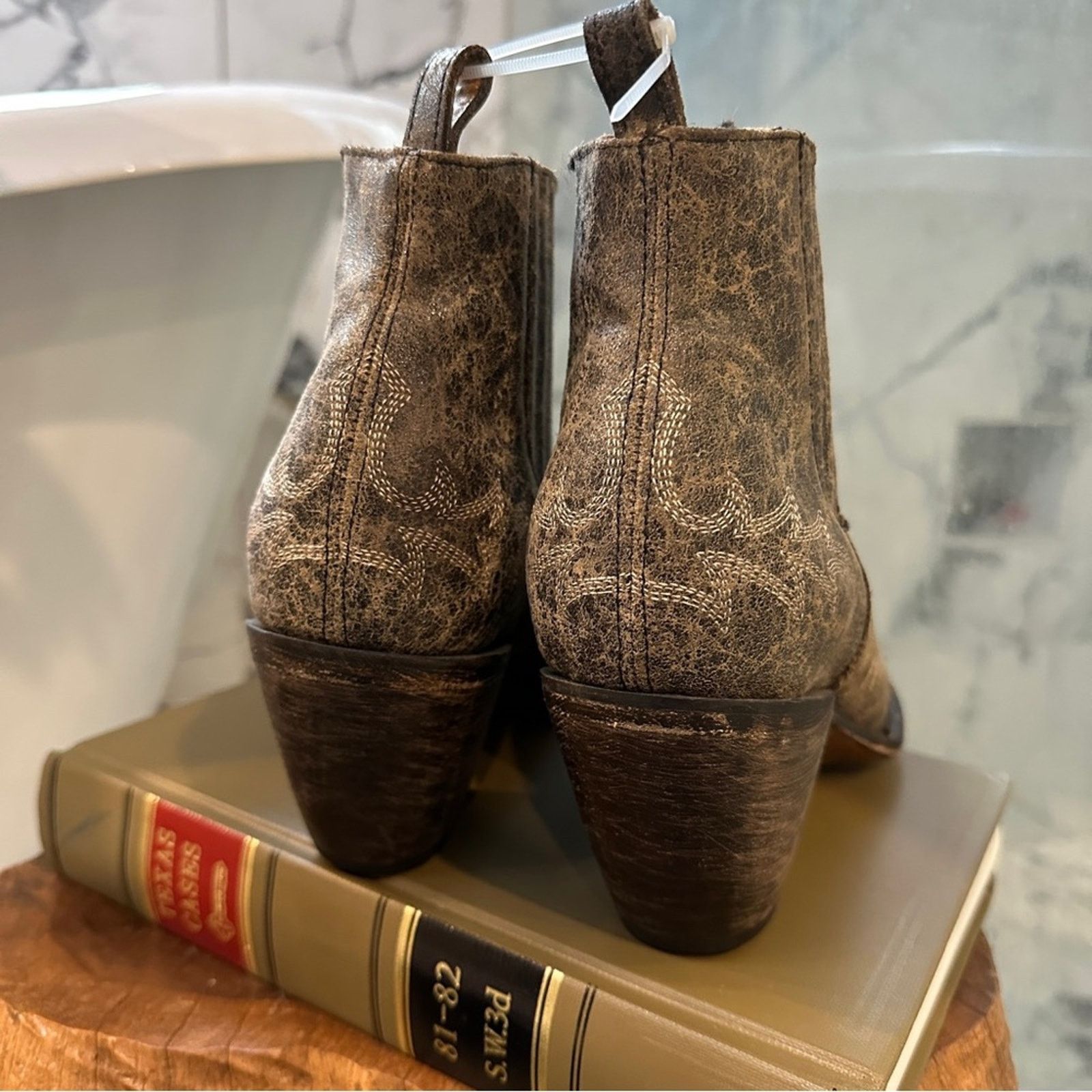 Lucchese Lucchese Brown Distressed Leather Western Boots Womens 9 M Size US 9 / IT 39 - 9 Thumbnail