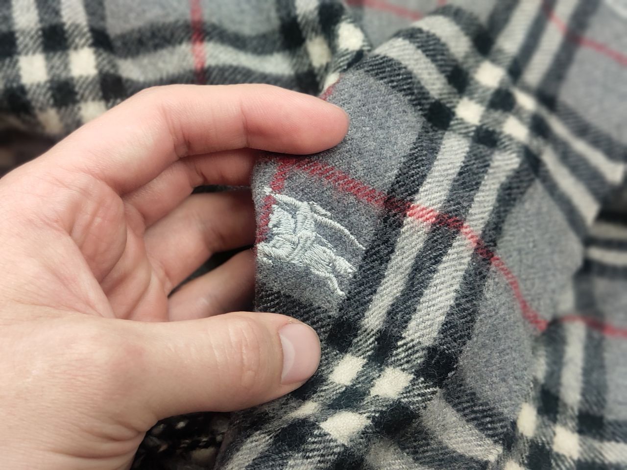 Burberry Vintage Burberry 's Classic Check Lana wool Unisex Scarf Size ONE SIZE - 11 Thumbnail